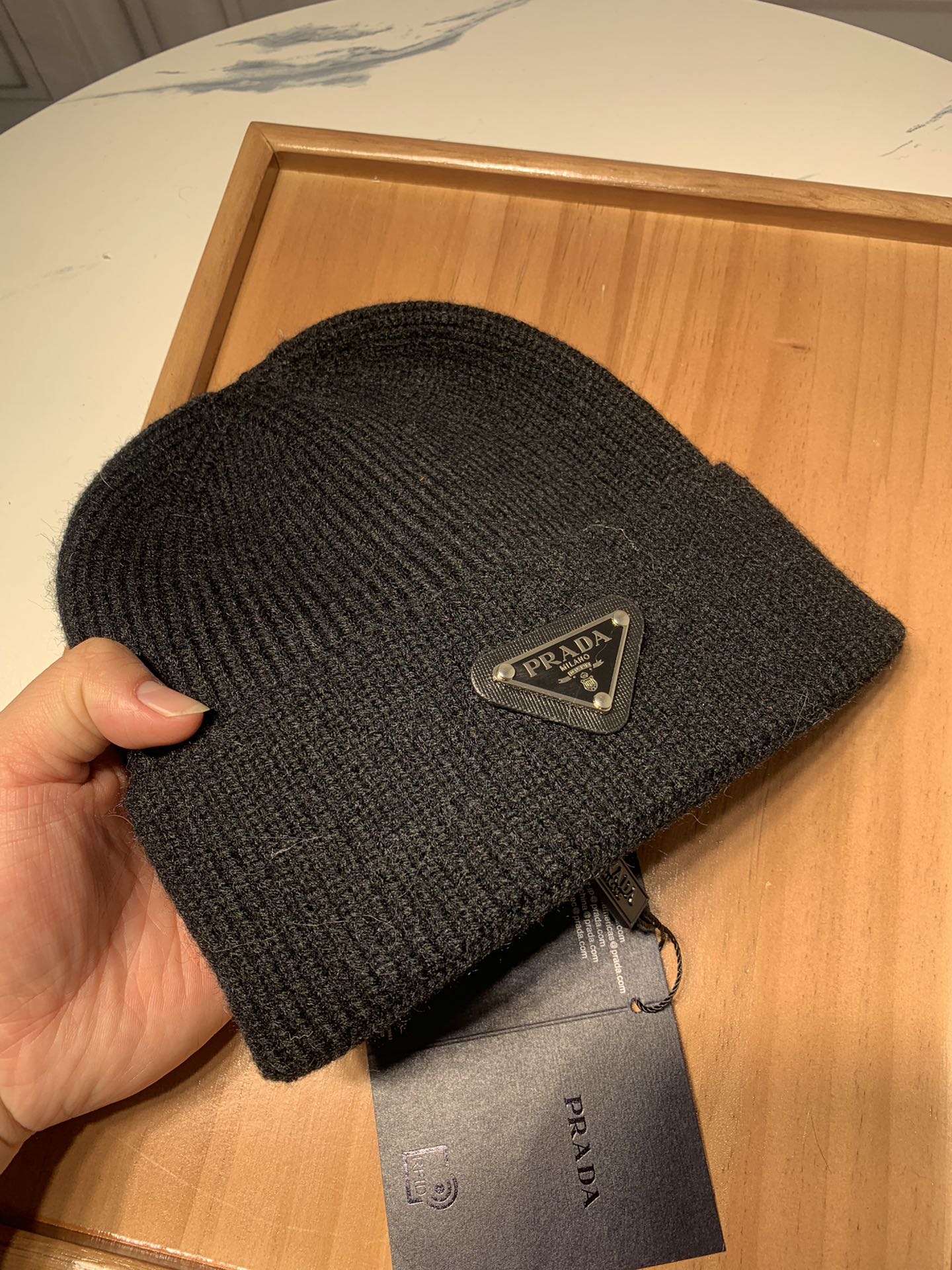 Pra*a hat 01