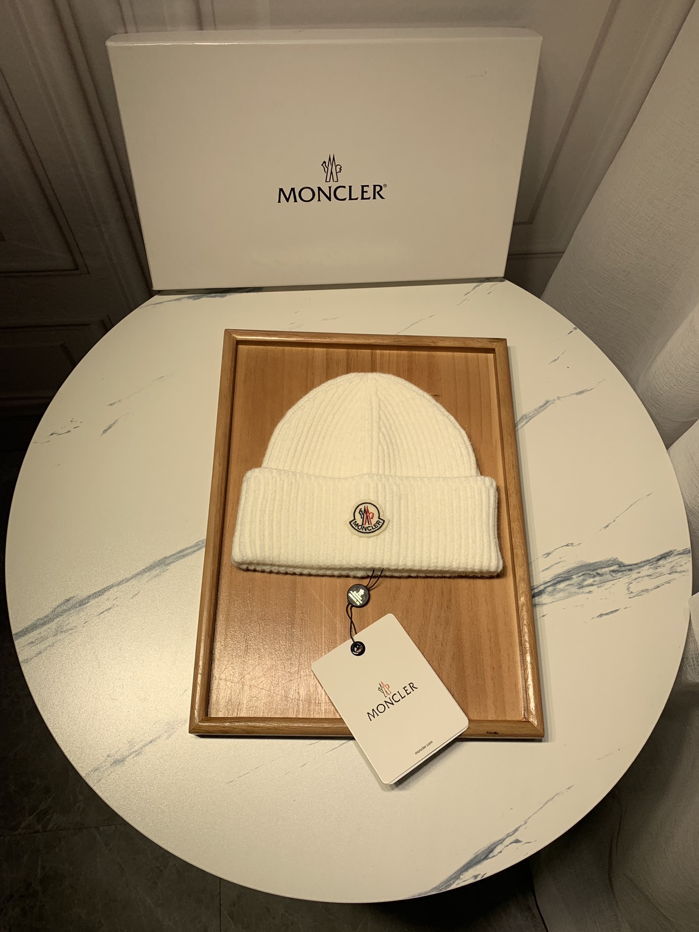 M0nc1er hat 03