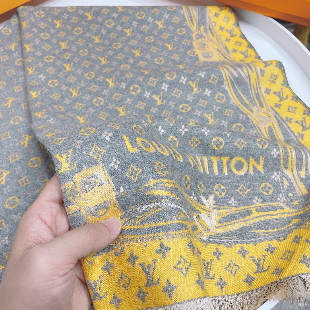 l0vis Vvtt0n scarf 05