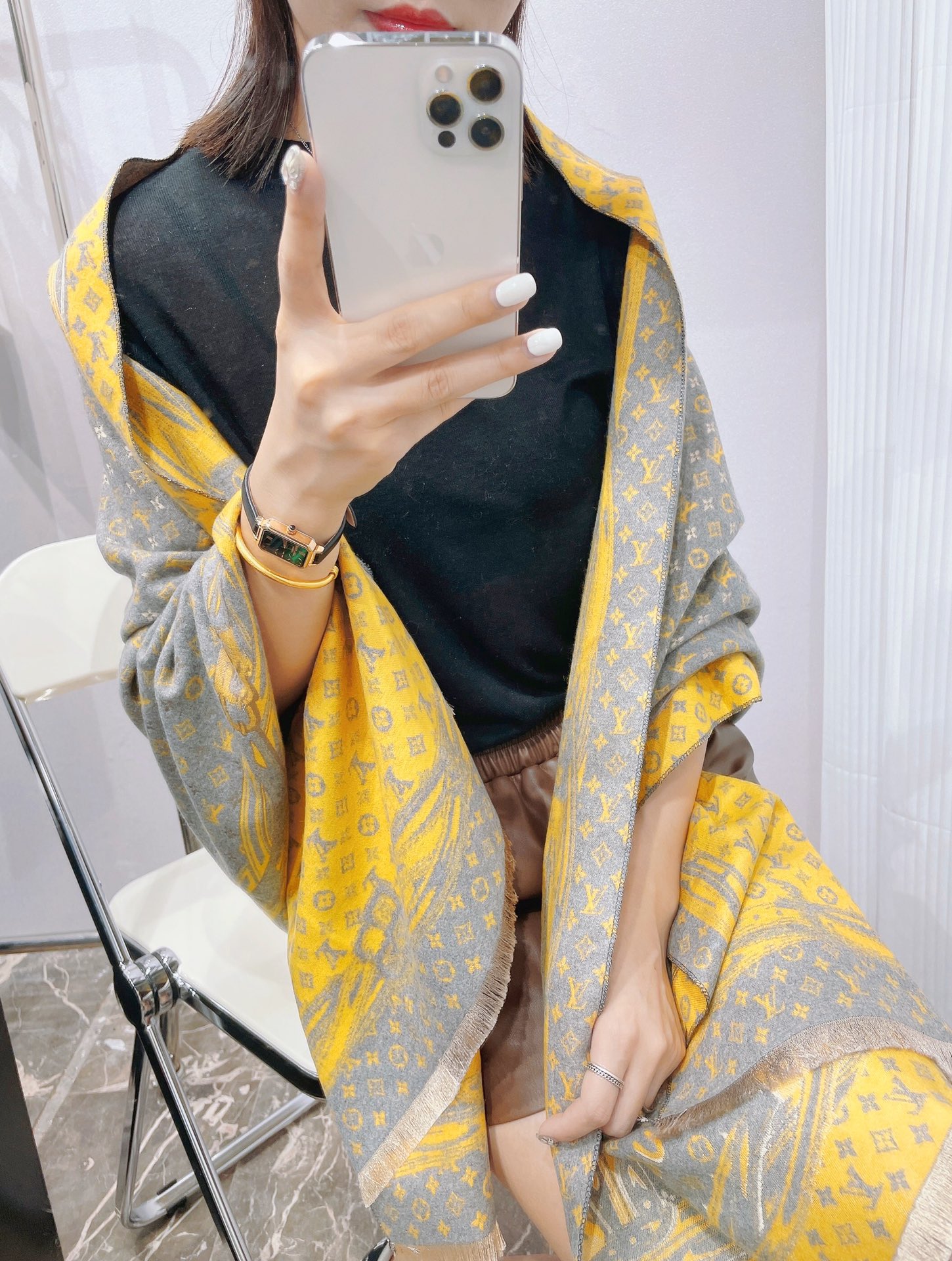 l0vis Vvtt0n scarf 05