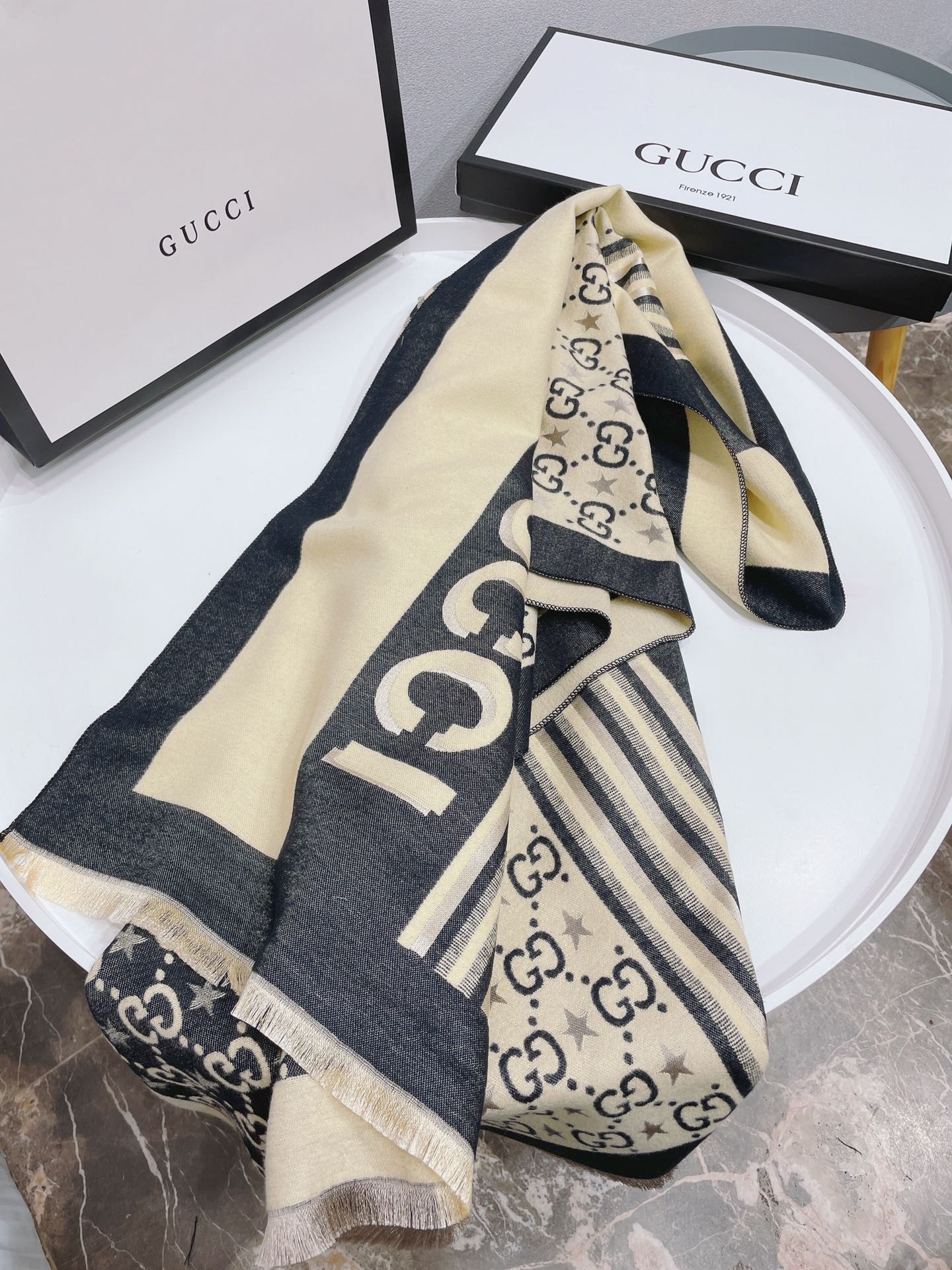 Gvc*1 scarf 03