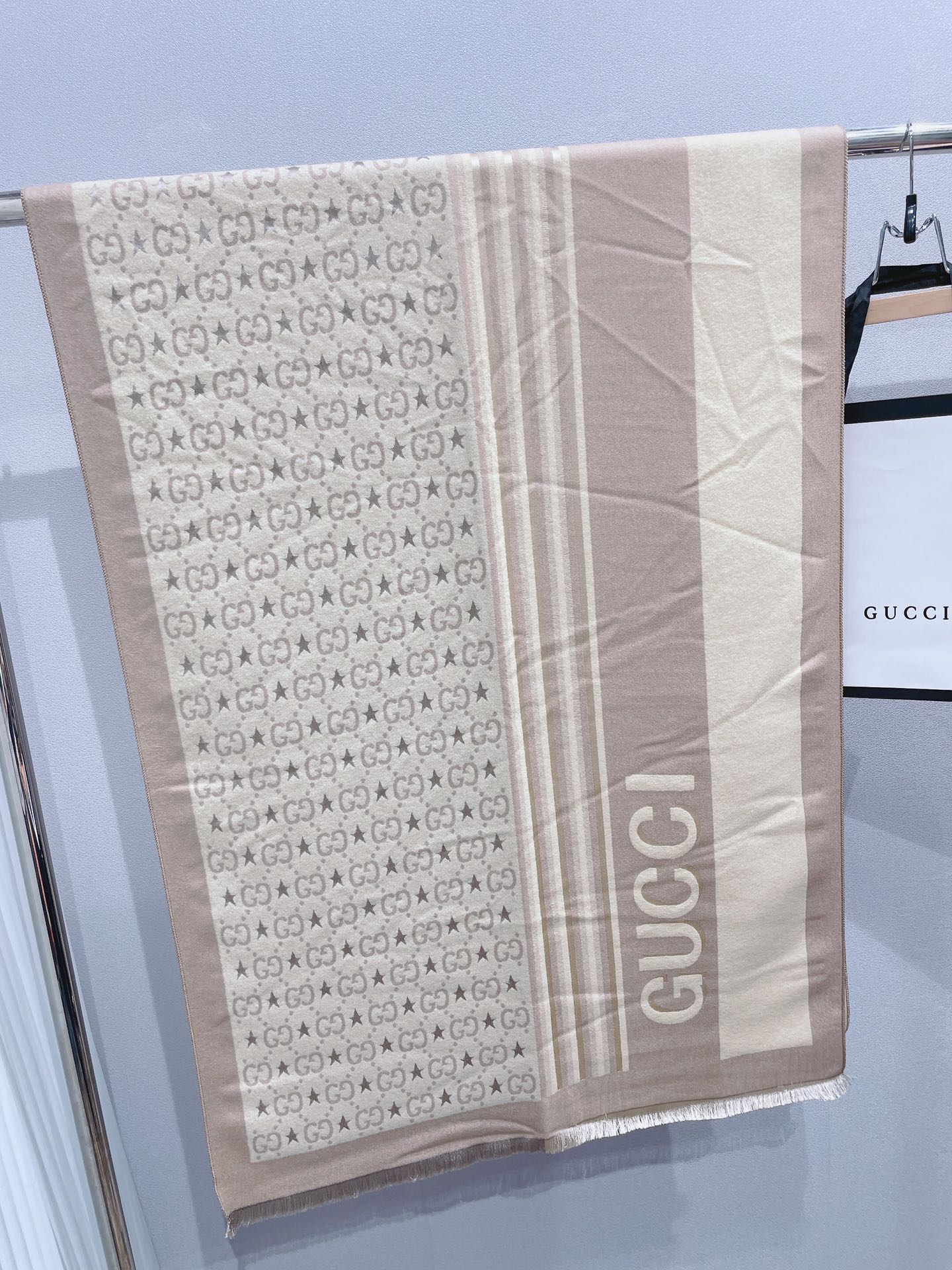 Gvc*1 scarf 04