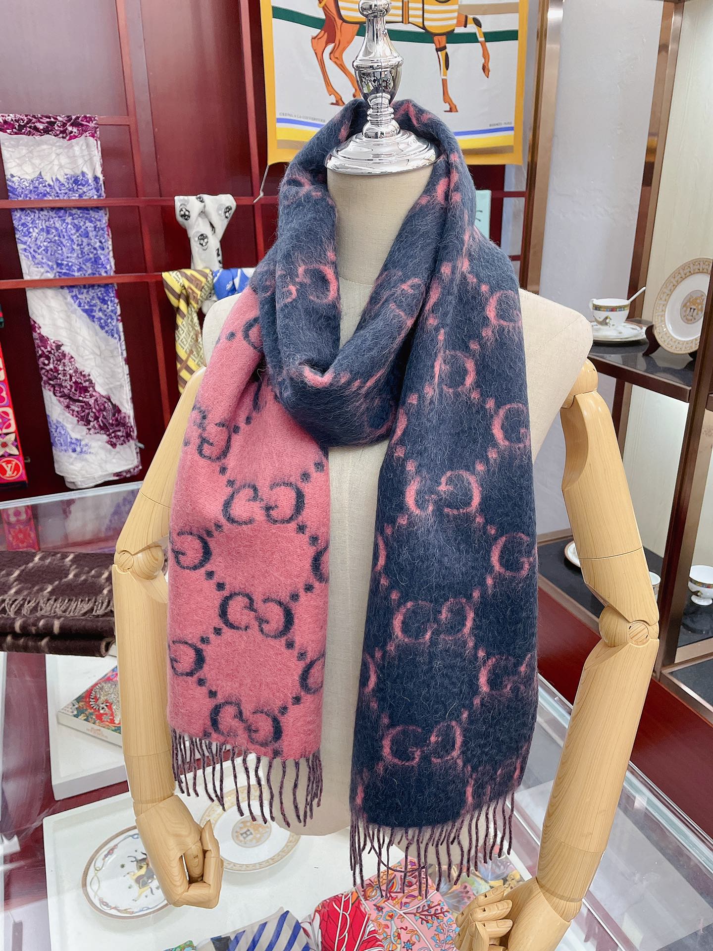 Gvc*1 scarf 08