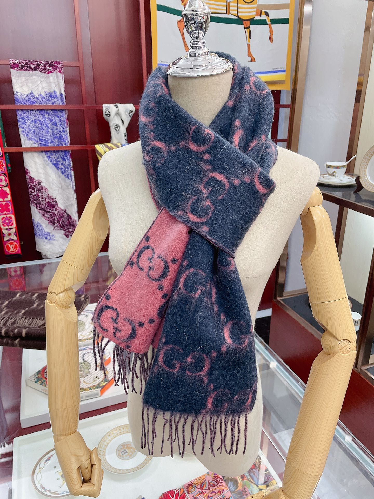 Gvc*1 scarf 08