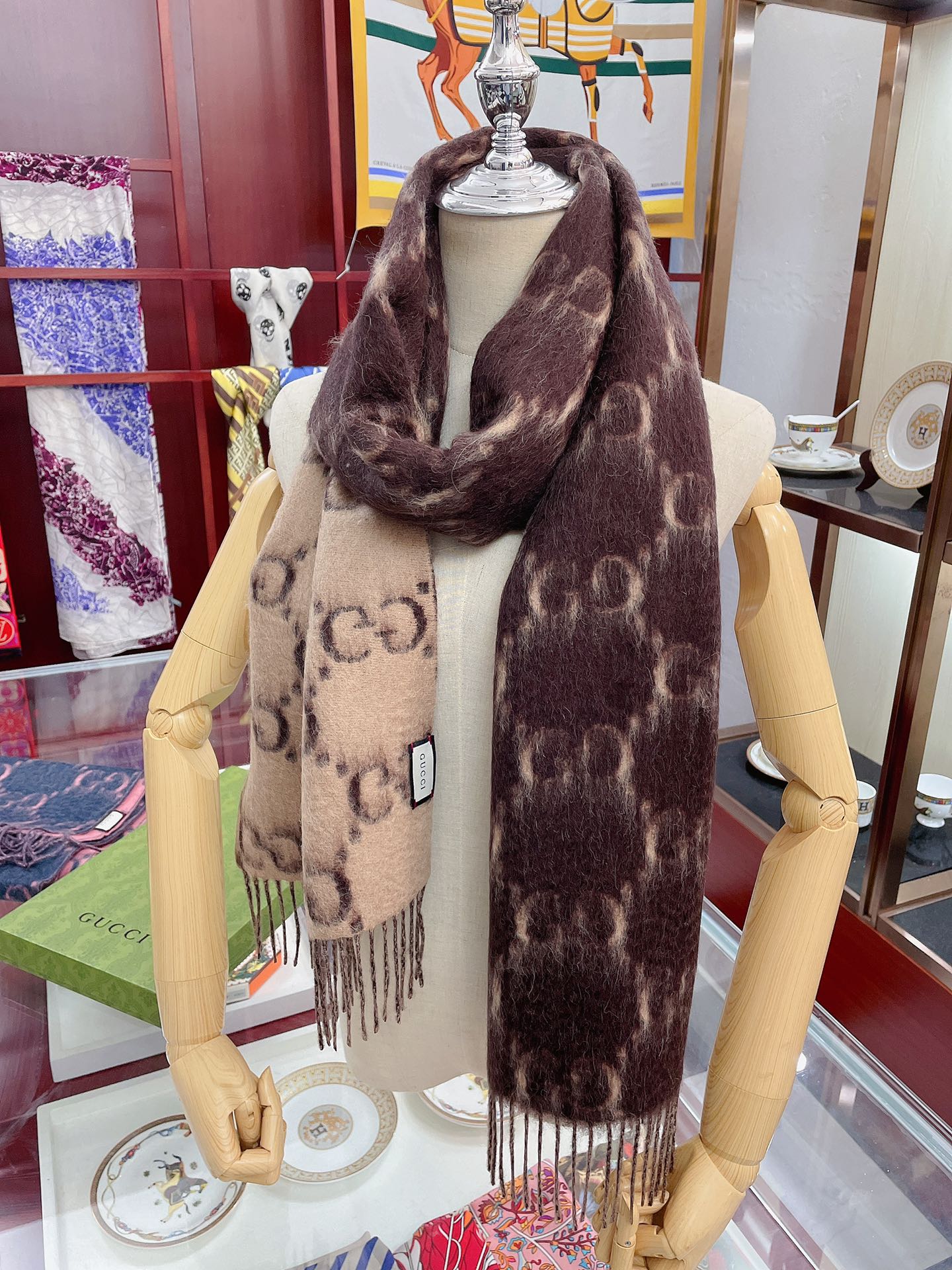 Gvc*1 scarf 09