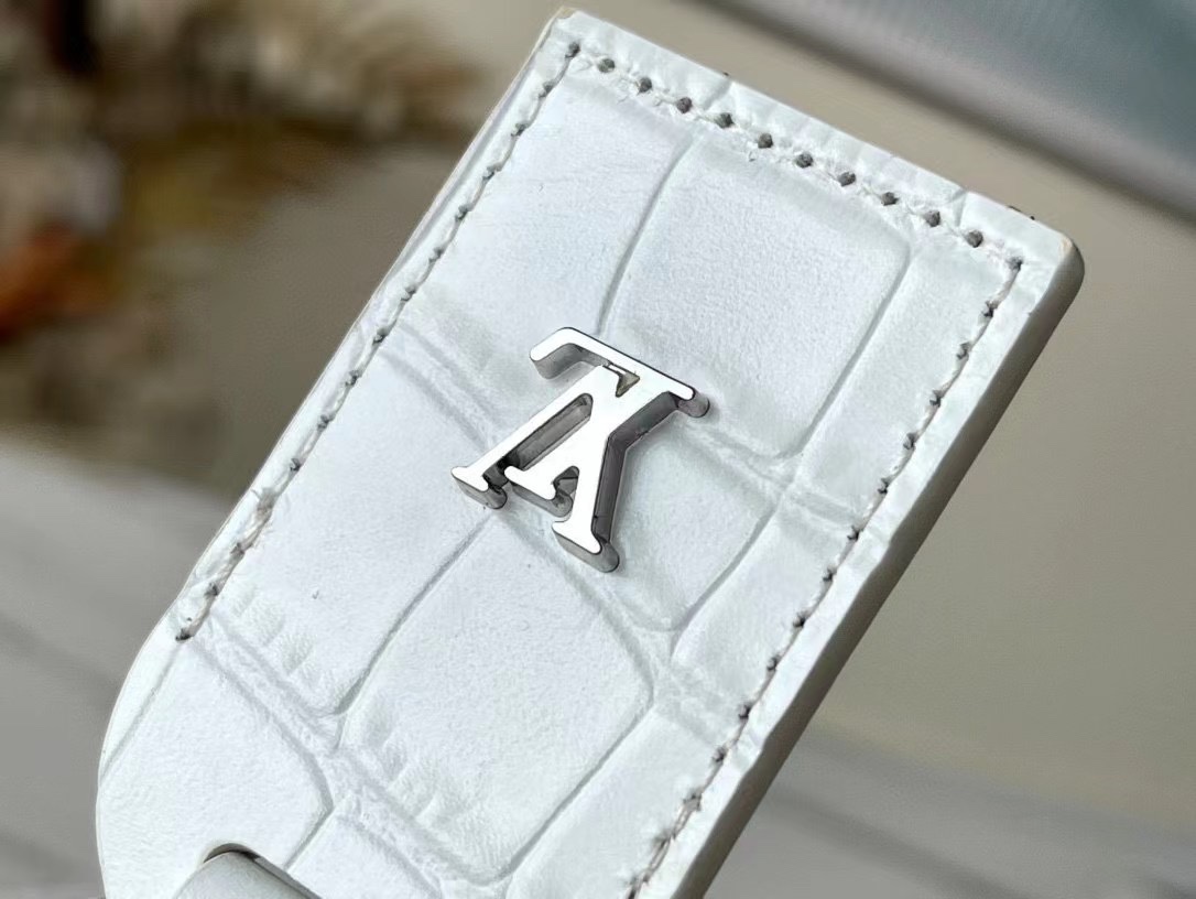 l0vis Vvtt0n petite boite chapeau crocodile leather white n94071 17.5 x 16.5 x 7.5 cm