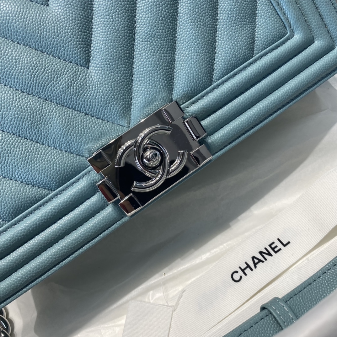 Ch**el medium boy bag chevron black-tone metal grained leather blue a67086 25cm