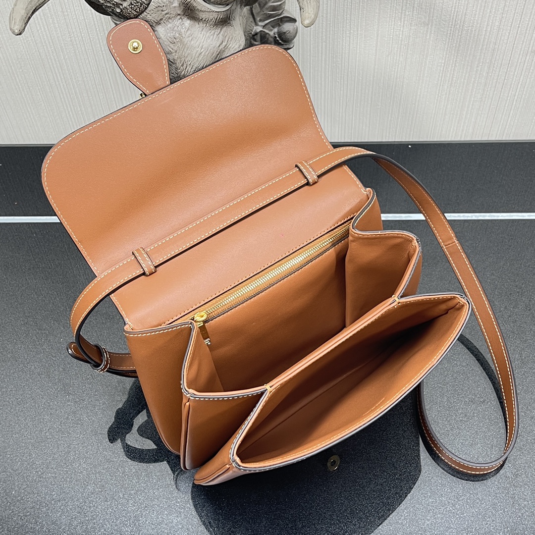 Ce1i*e medium tabou smooth leather tan 196583dk1 22 x 16 x 7 cm
