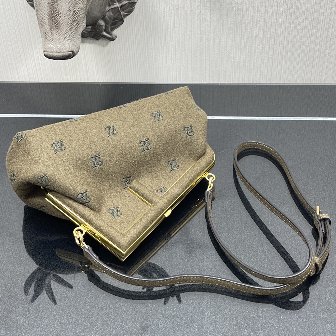 F**di small first flannel olive green 8bp129abve 26 x 9.5 x 18 cm