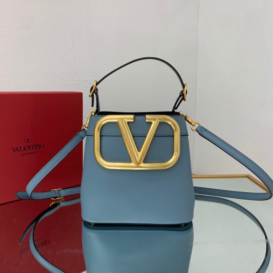 Va1e*ntin0 s*pervee leather handbag blue ww2b0j74zxl 20 x 19 x 12 cm