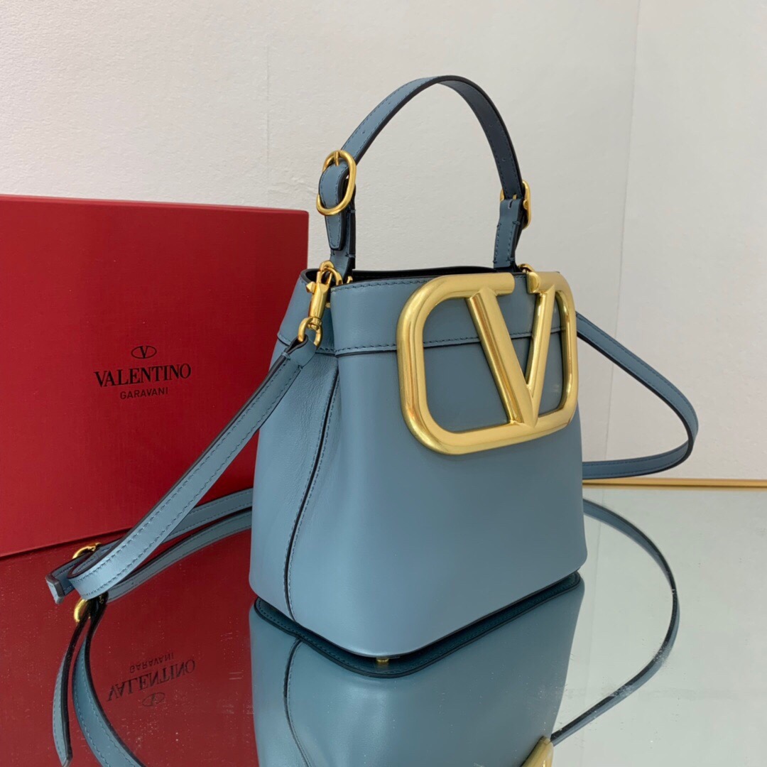 Va1e*ntin0 s*pervee leather handbag blue ww2b0j74zxl 20 x 19 x 12 cm