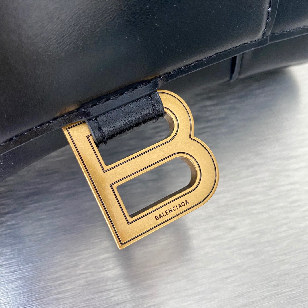 Ba1en*iaga hourglass wallet on chain black 6560501 19 x 12 x 5 cm