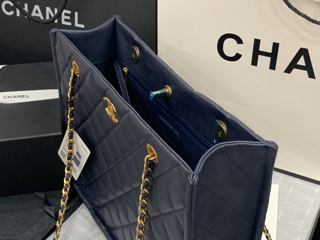 Ch**el large shopping bag grained leather navy as2360 23 x 35.5 x 9.5 cm