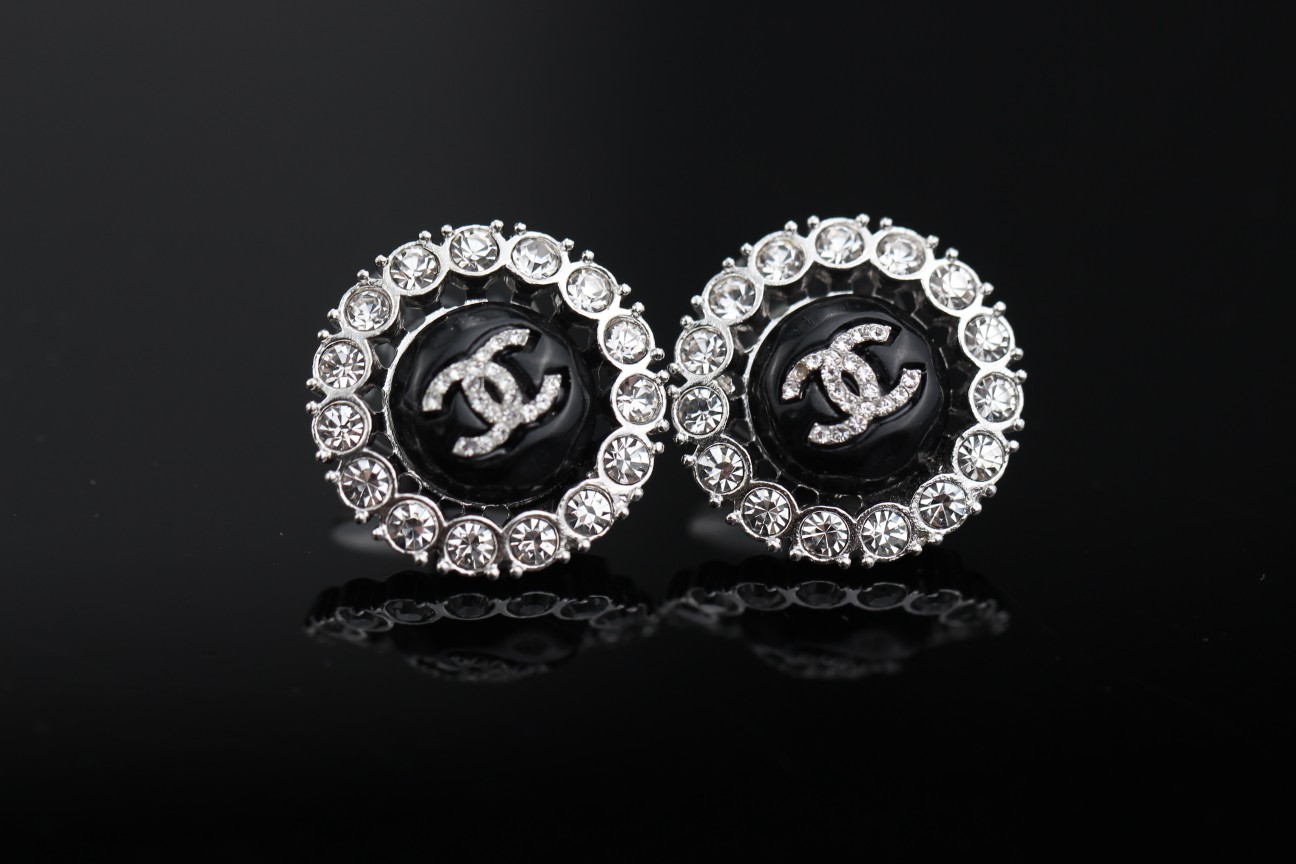 Ch**el earings 01