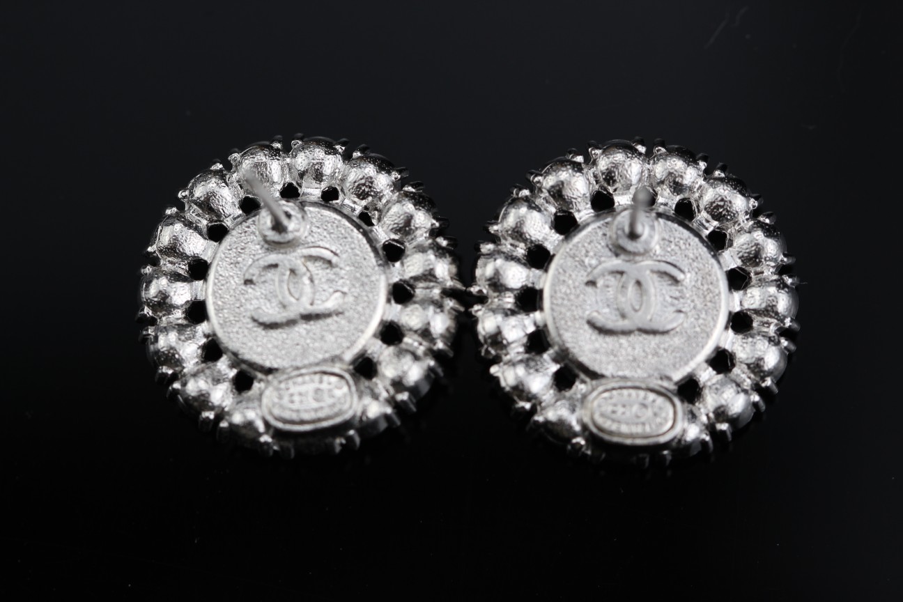 Ch**el earings 01