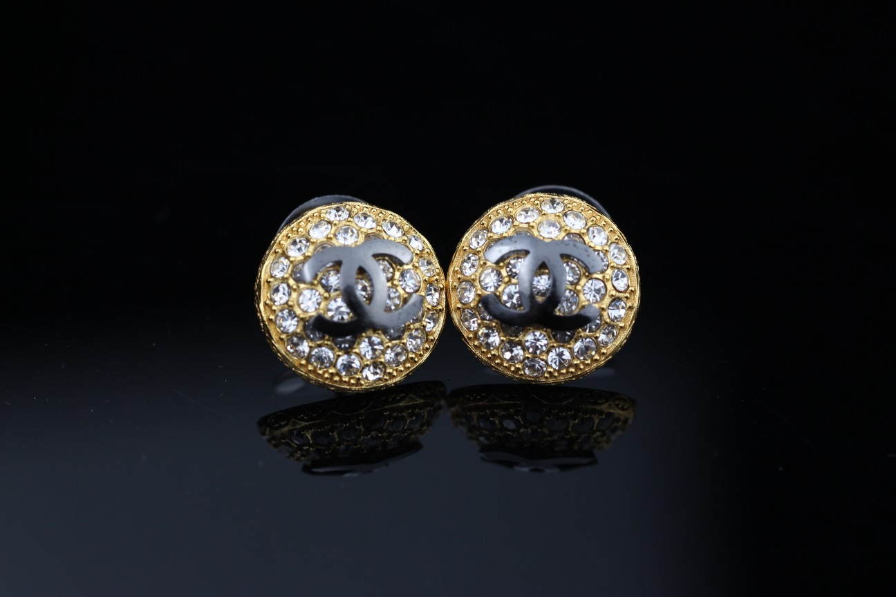 Ch**el earings 02