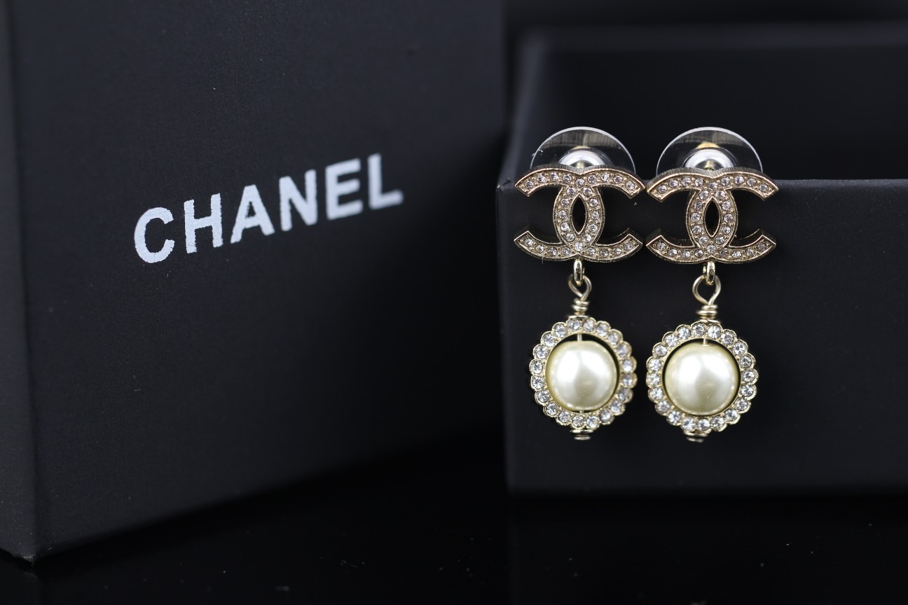 Ch**el earings 03