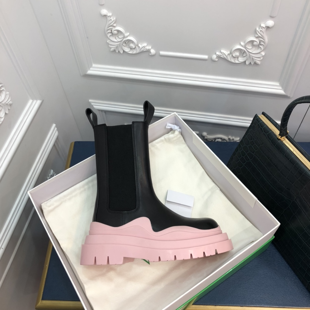 b0tt*ga Ven*ta tire two-tone boots light pink
