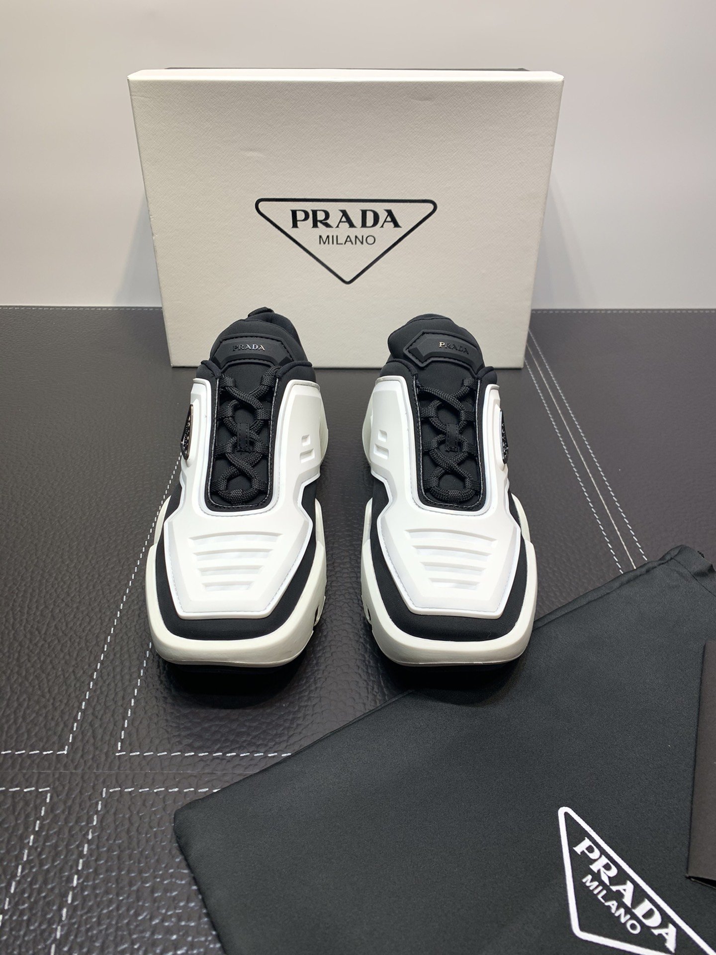 Pra*a techno strectch sneakers white
