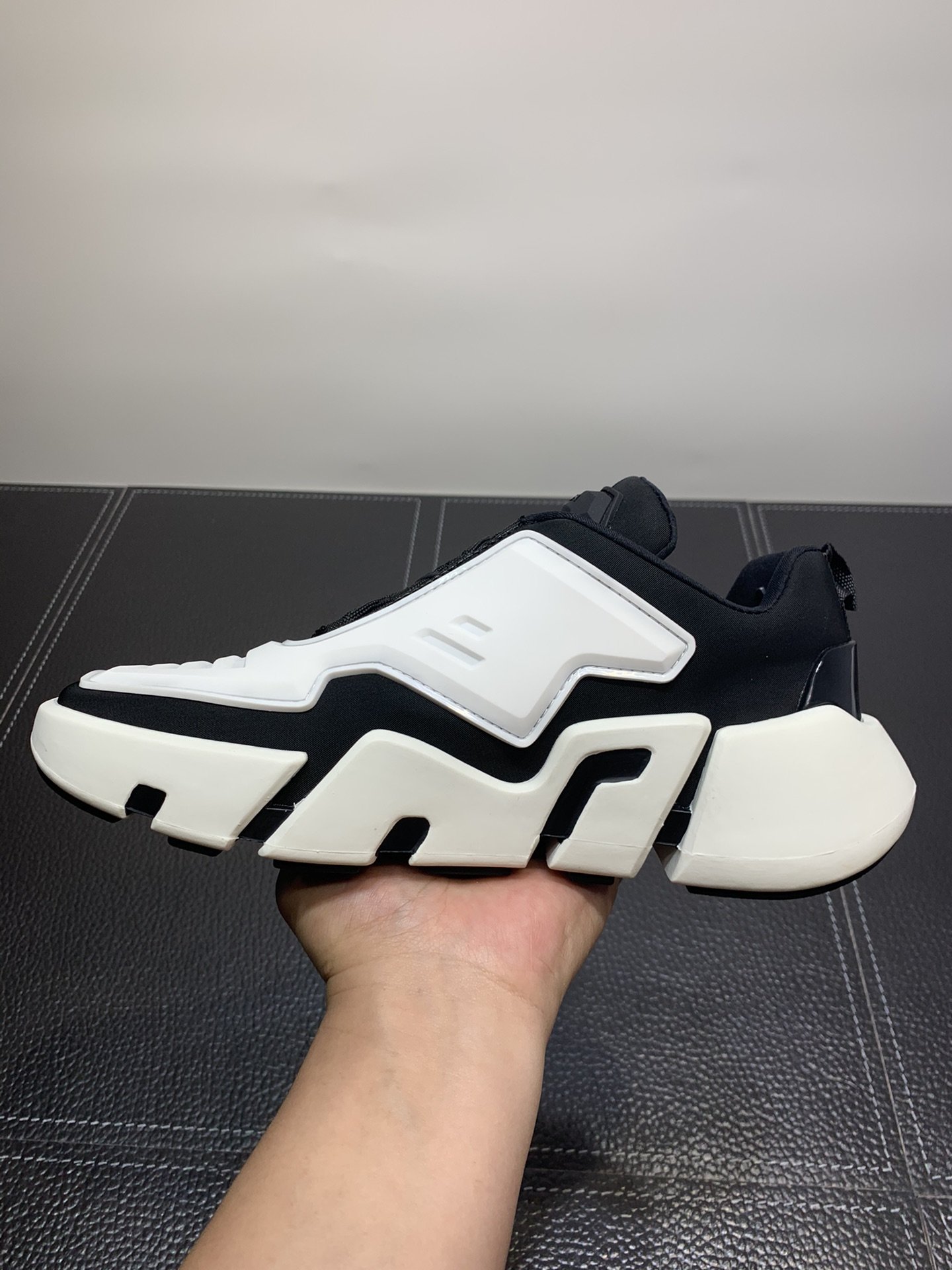 Pra*a techno strectch sneakers white