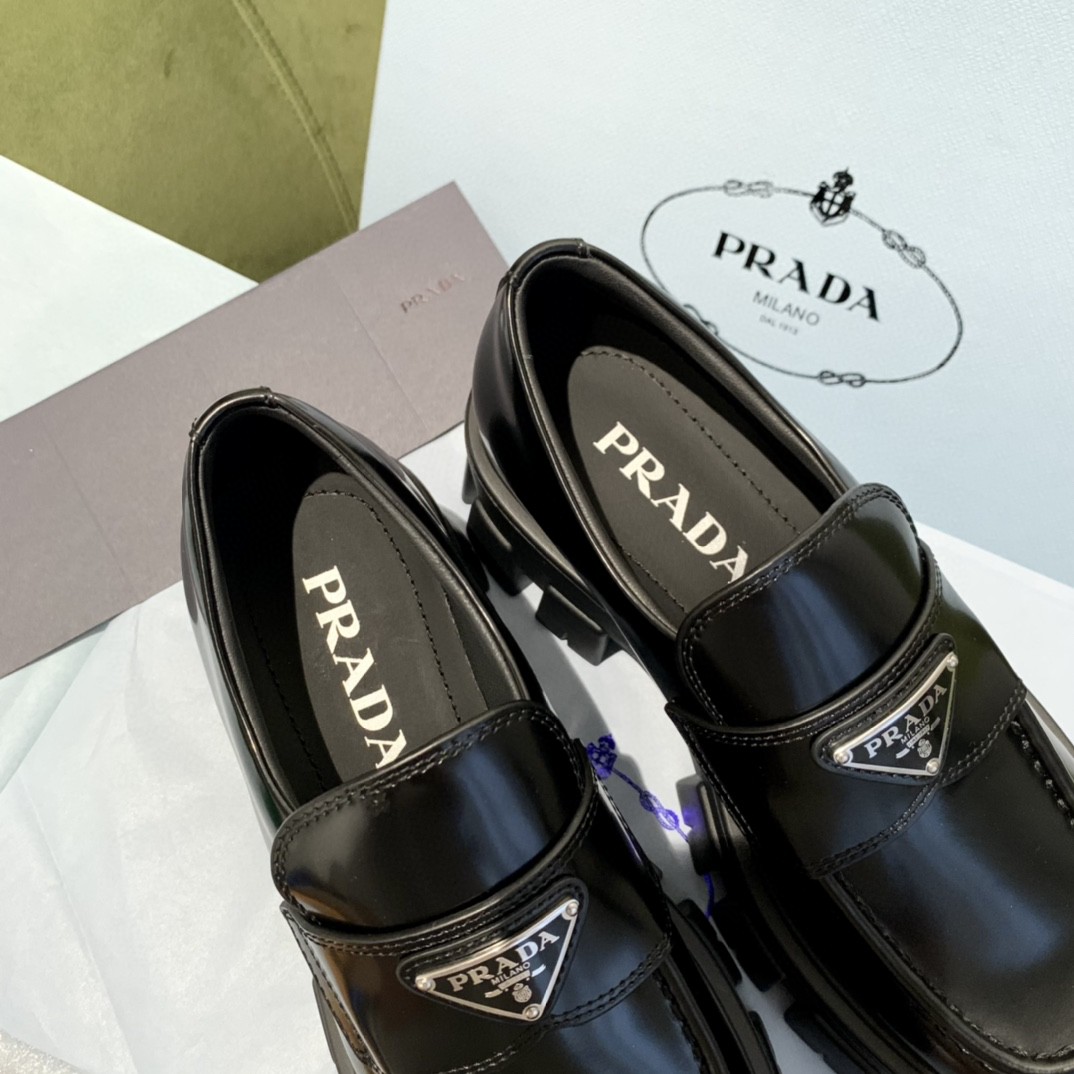 Pra*a monolith loafers leather black