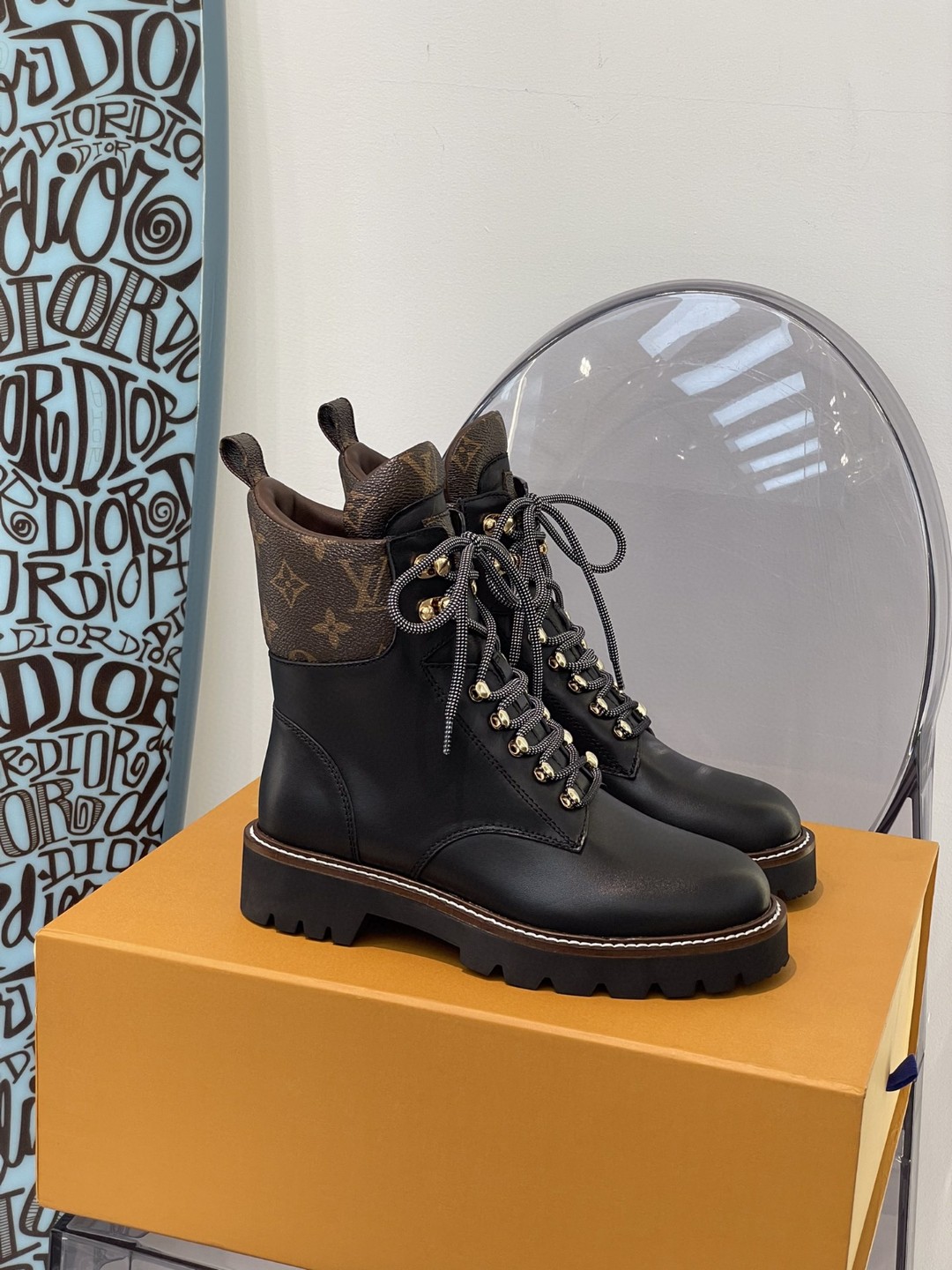 l0vis Vvtt0n territory flat ranger black 1a969u