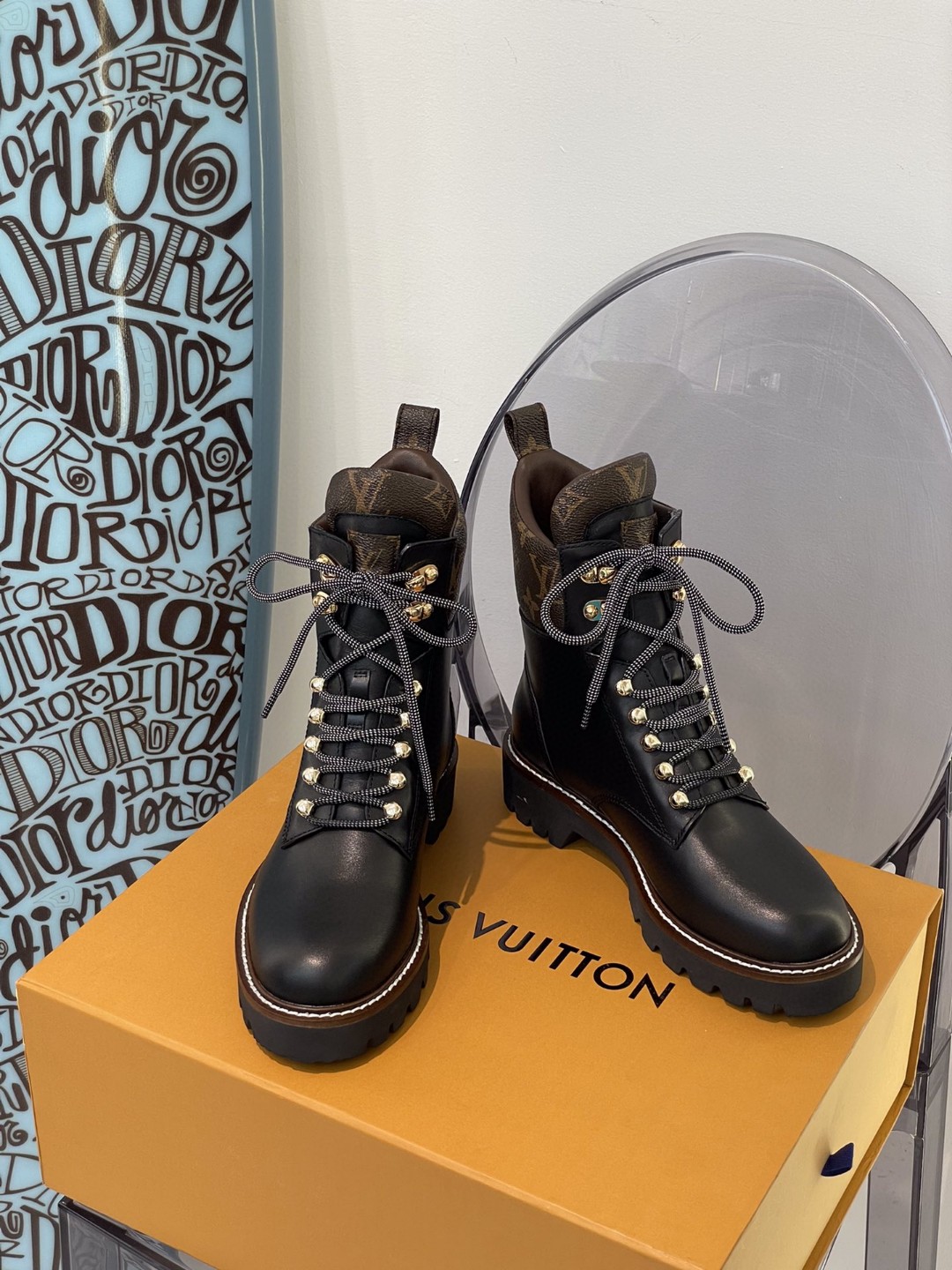 l0vis Vvtt0n territory flat ranger black 1a969u