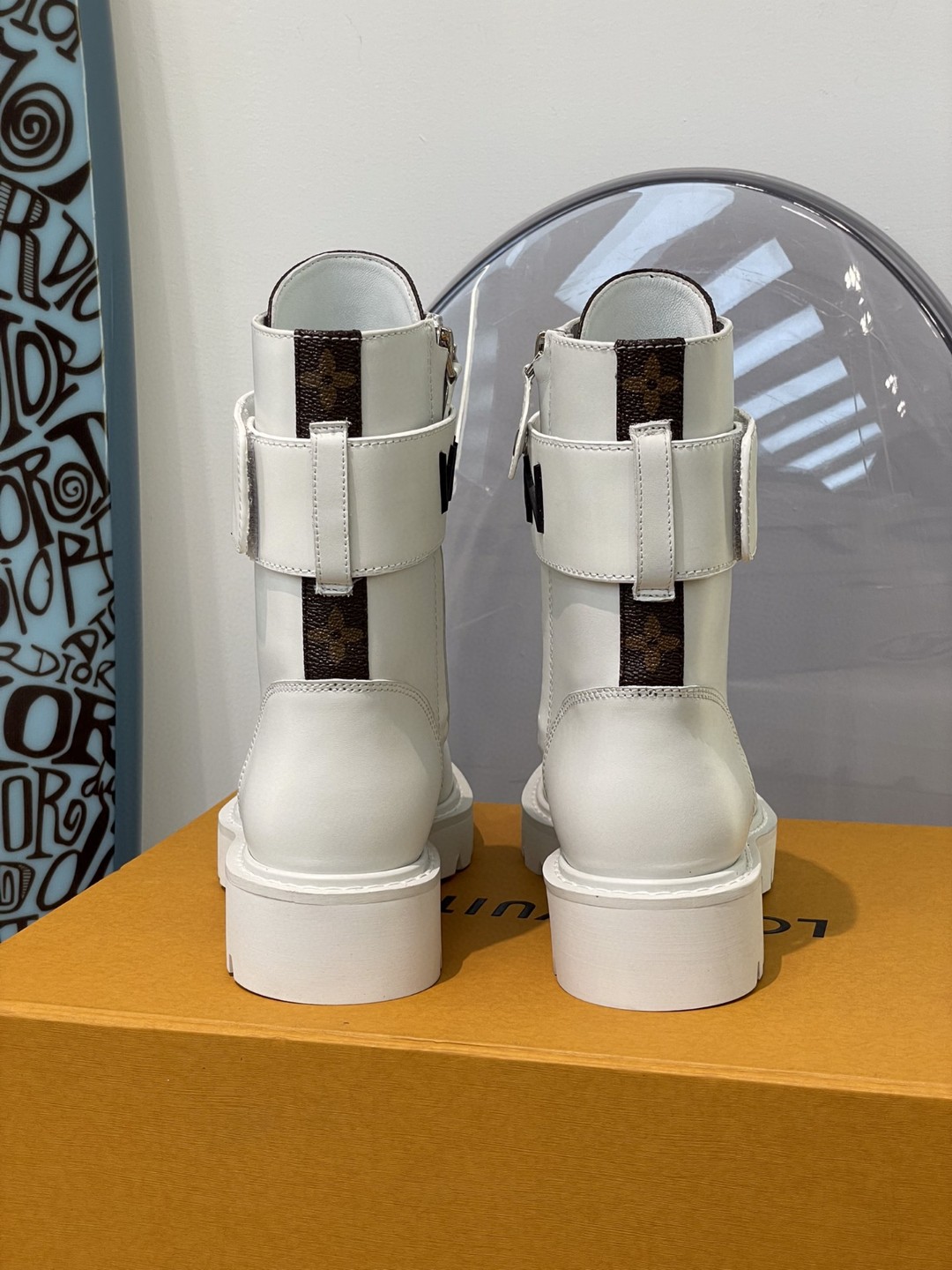 l0vis Vvtt0n territory flat ranger white 1a9hao