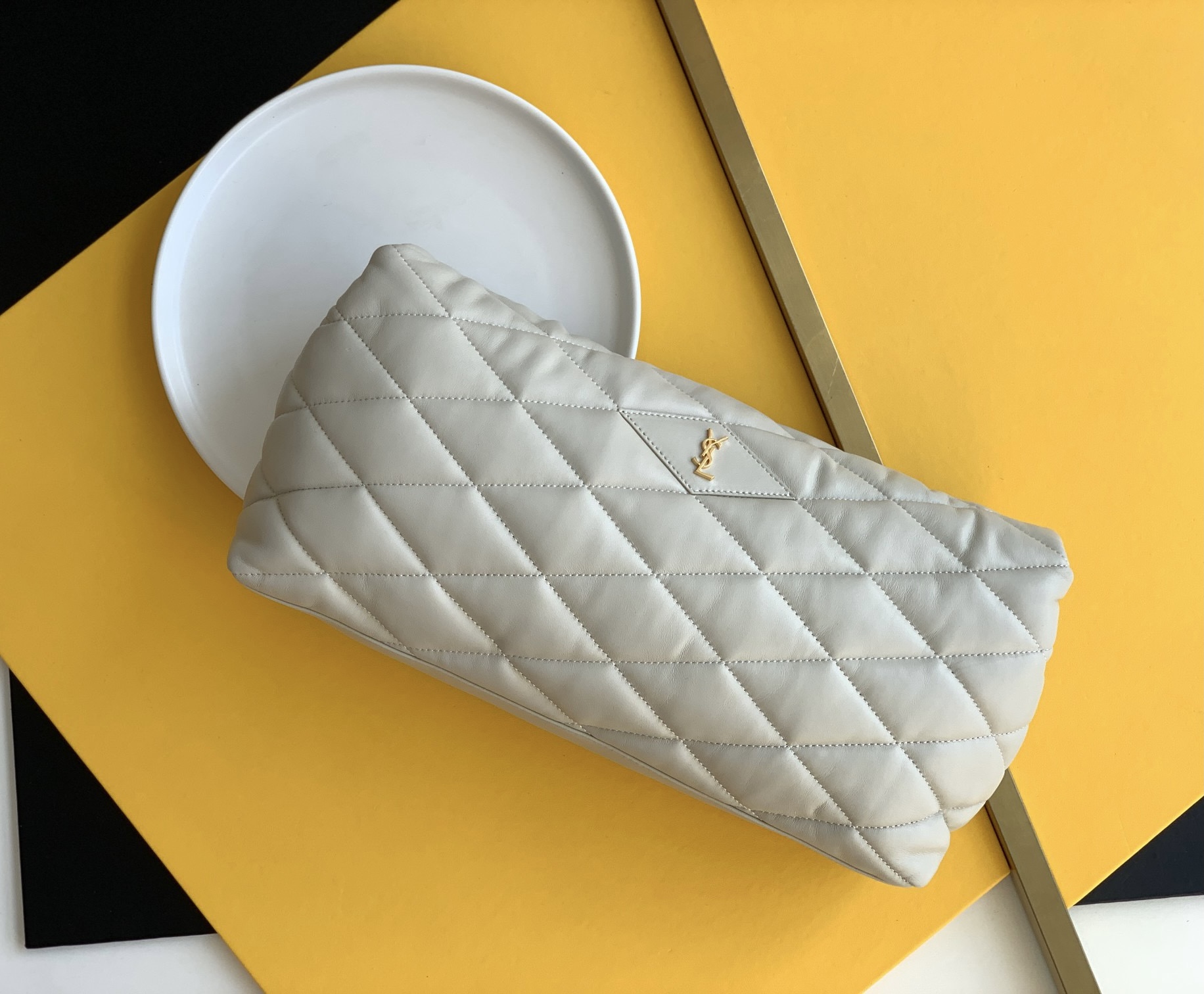 Y51 sade puffer envelope clutch leather white 6550041 38 x 19 x 11 cm