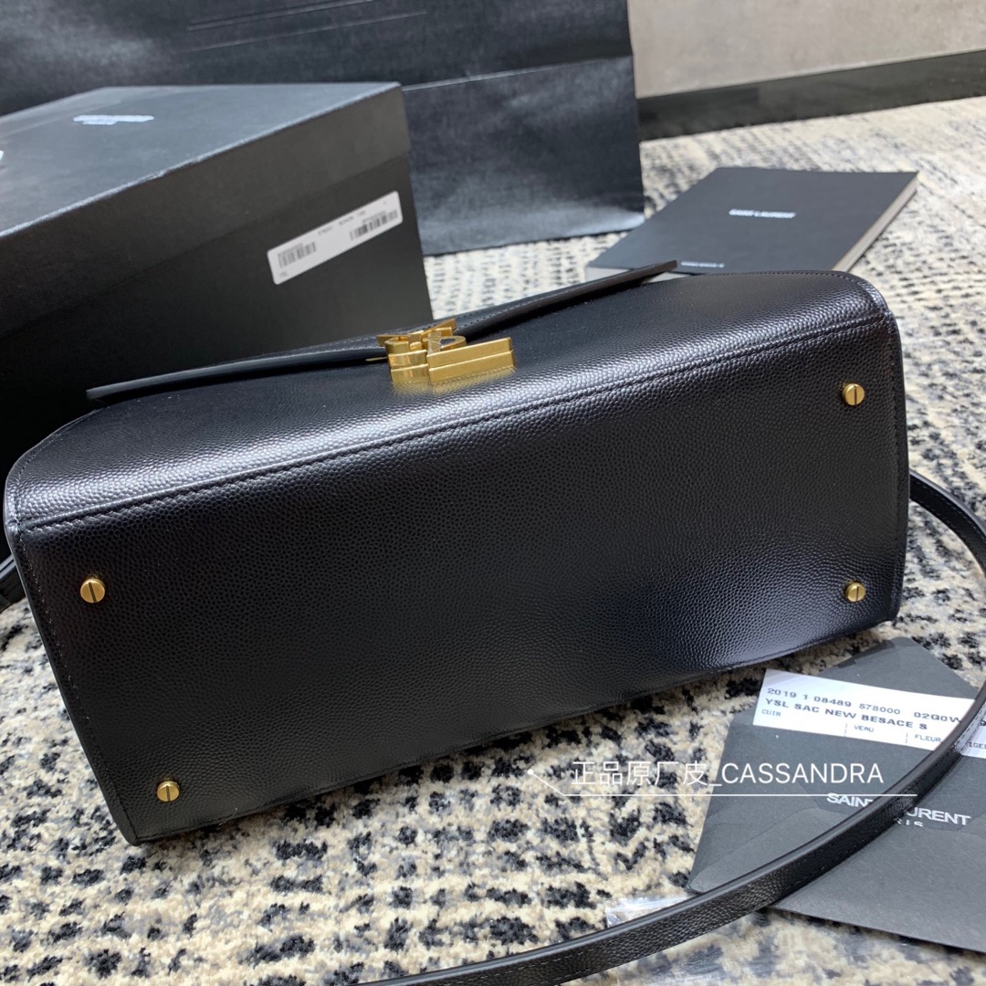 Y51 cassandra medium top handle bag grained leather black 623931 24.5 x 20 x 11.5 cm