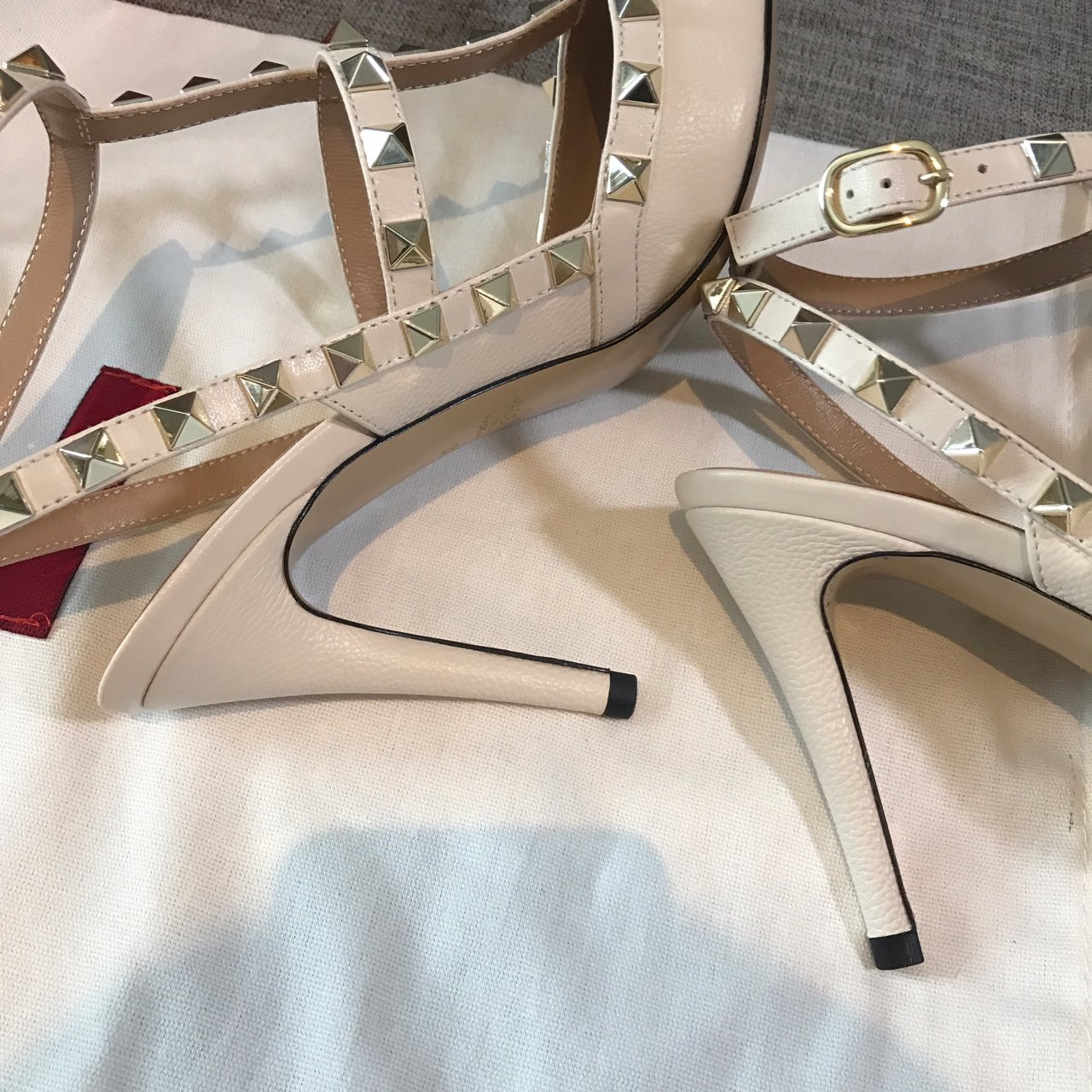 Va1e*ntin0 high heels 04