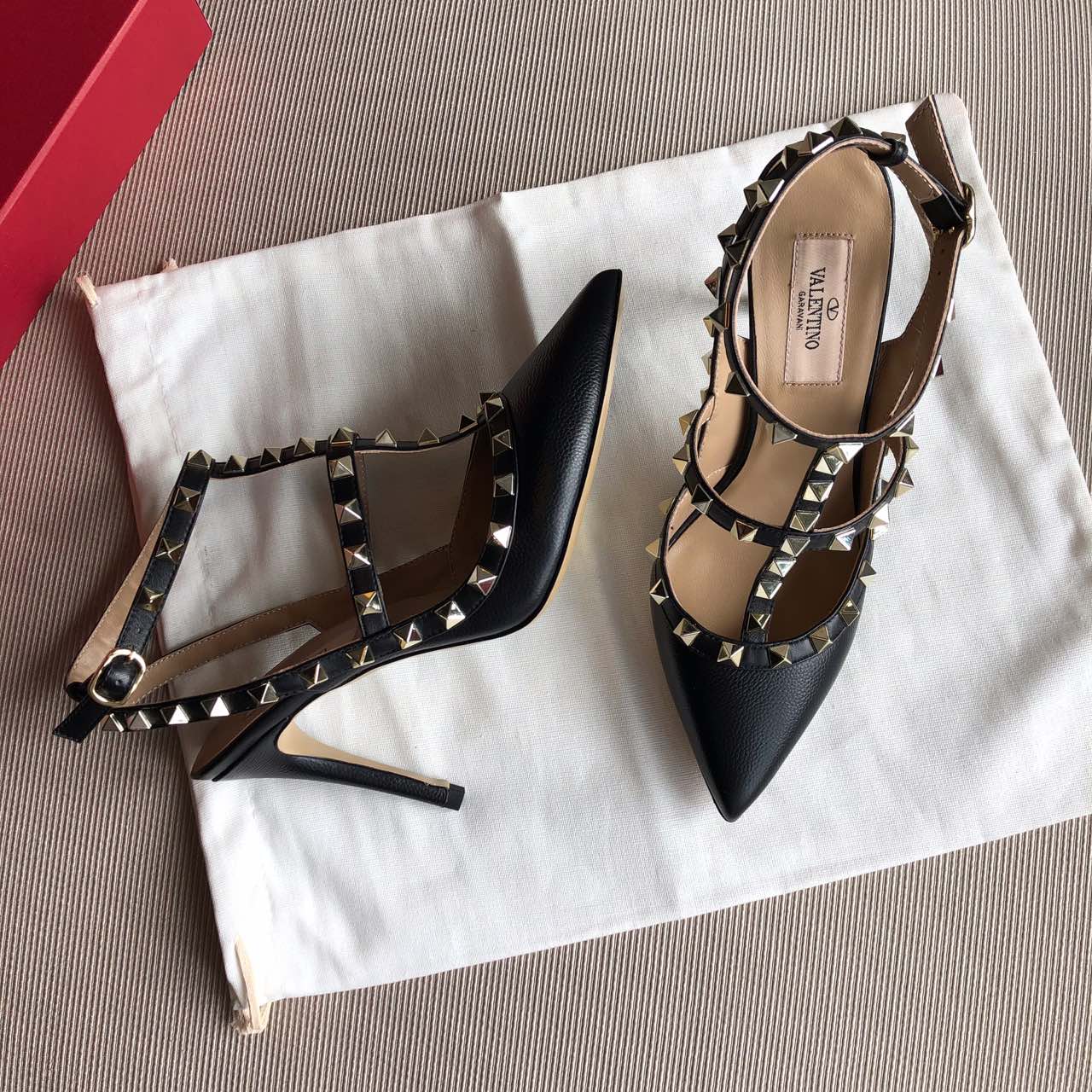 Va1e*ntin0 high heels 05