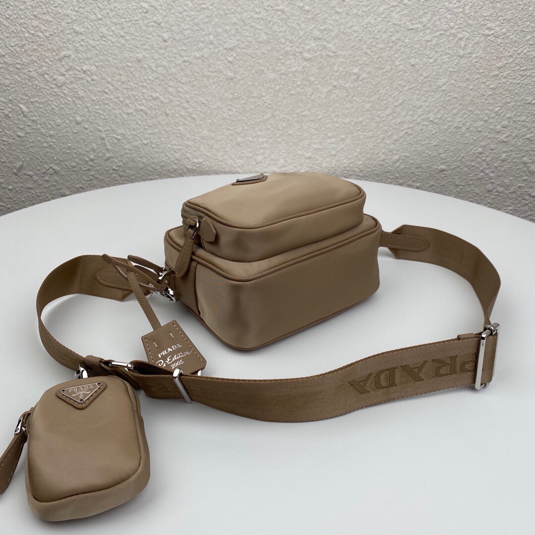 Pra*a re-edition 2005 hobo camera nylon bag brown 1bh153 20 x 15 x 5 cm