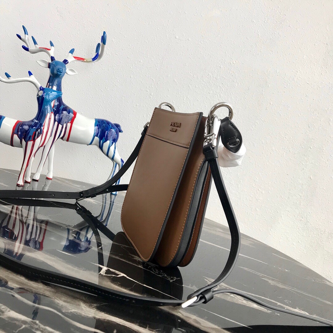 Pra*a small margit leather bag brown 1bc082 20 x 7 x 20 cm