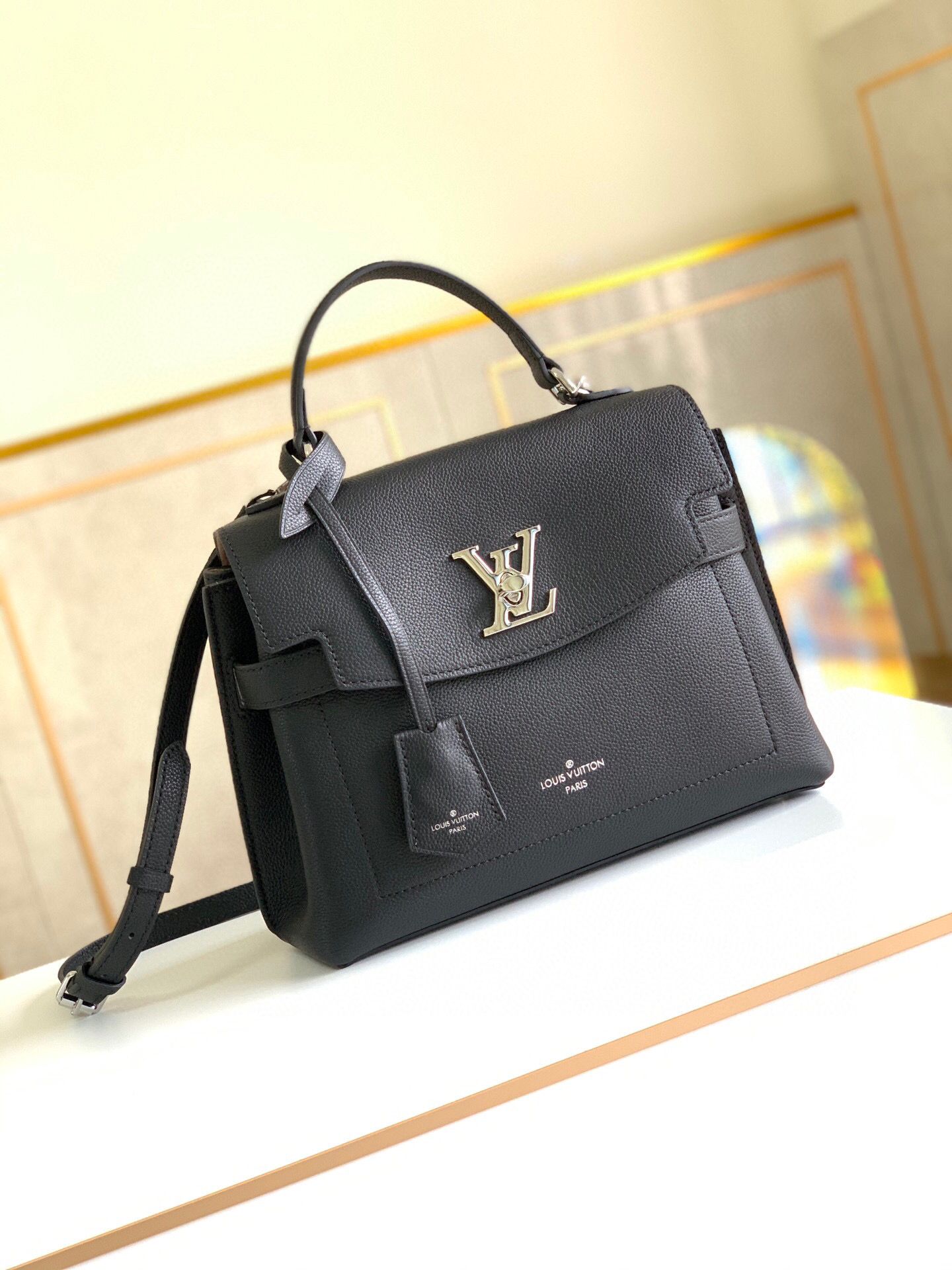 l0vis Vvtt0n lockme ever bb black m53937 28 x 20 x 11.5 cm