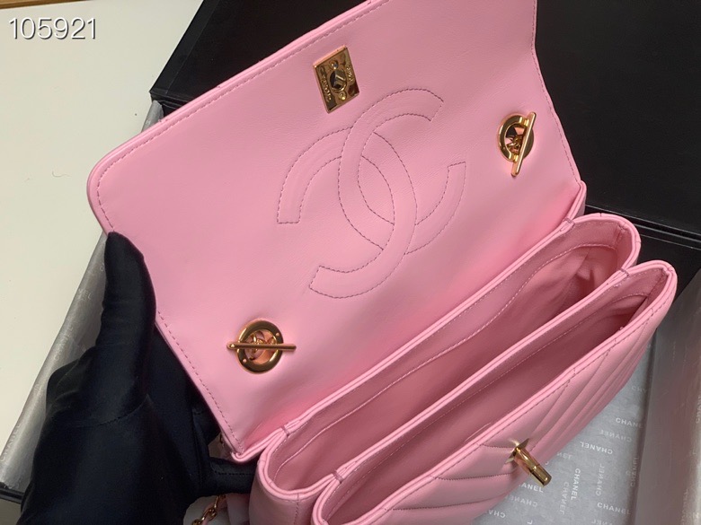 Ch**el Ch**elv has smooth sandwich pink bag 25cm