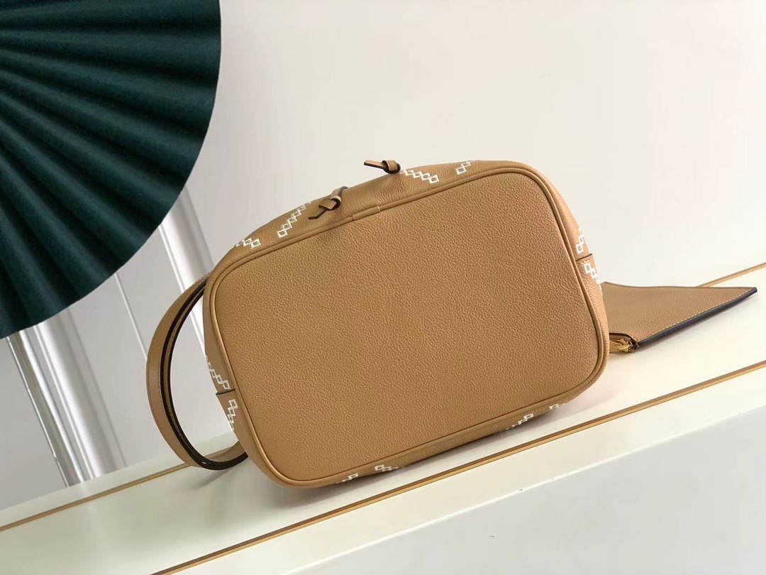 LV NÉONOÉ MM Monogram Bag M46023 26cm