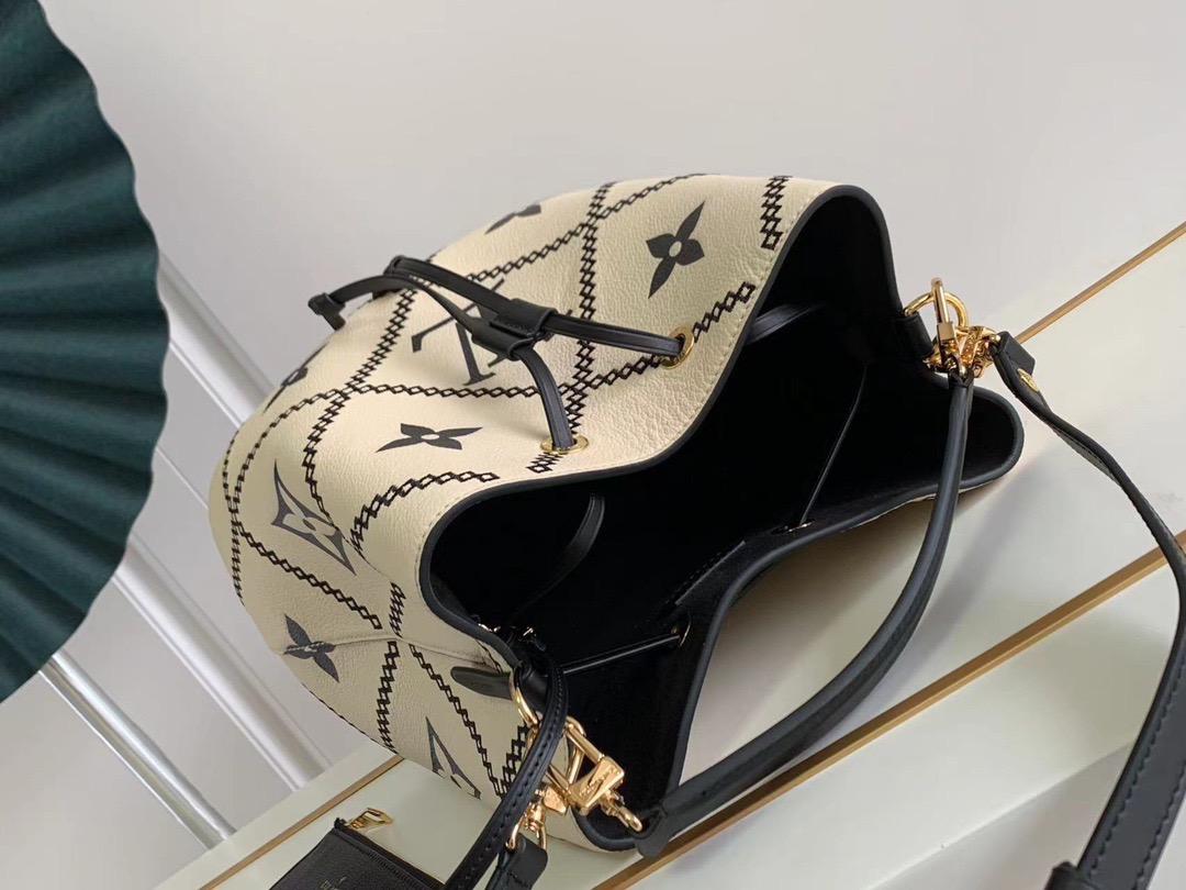 LV NÉONOÉ MM Monogram Bag M46028 26cm