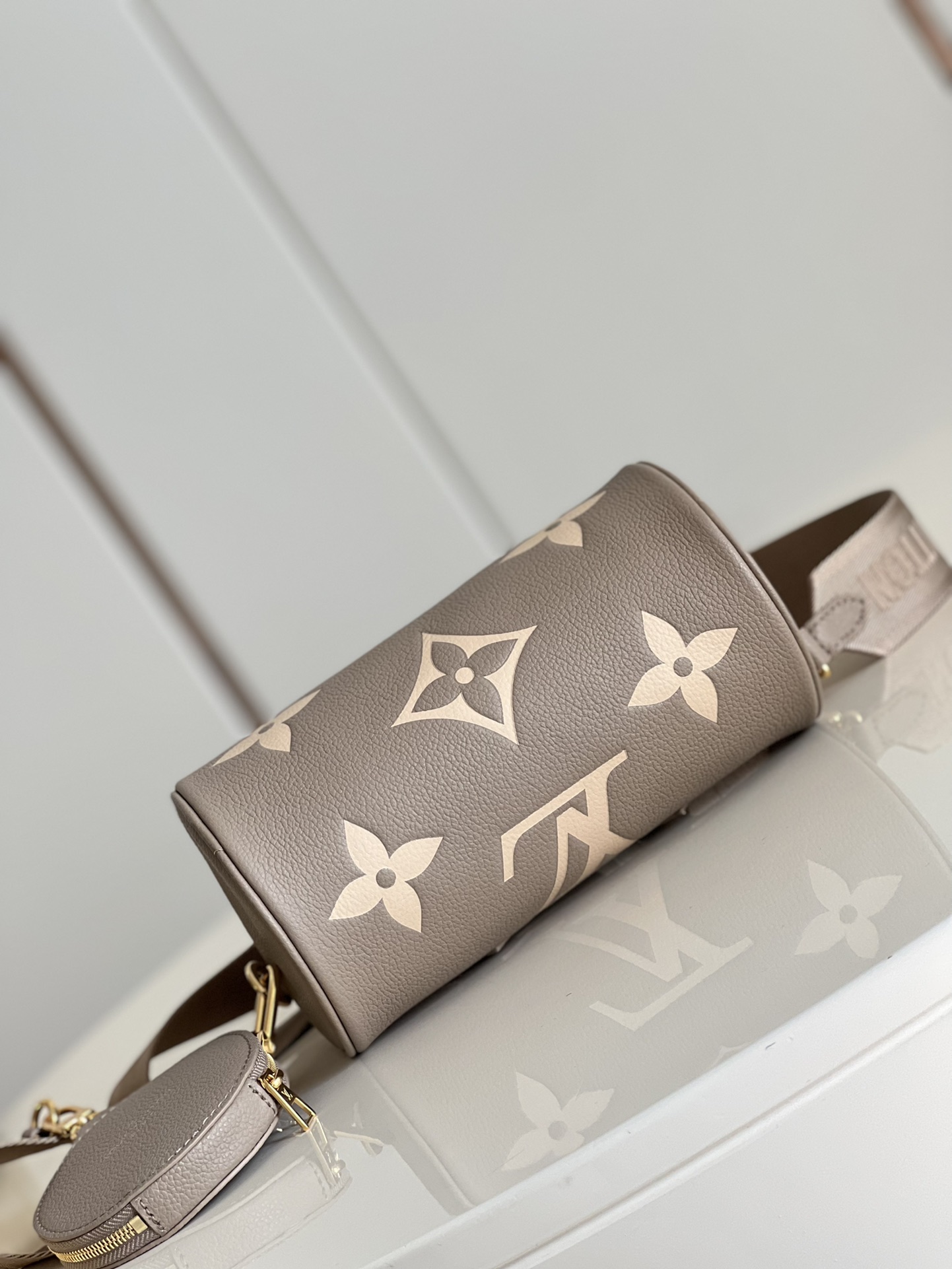 l0vis Vvtt0n papillon bb monogram empreinte leather m46987 20 cm