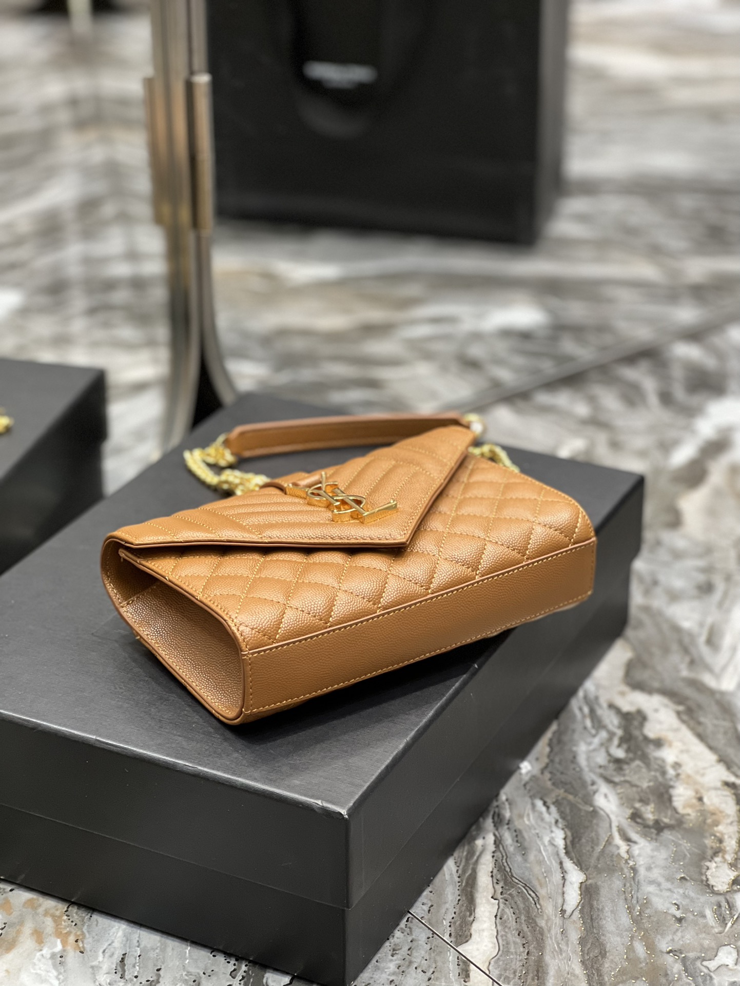 Y51 envelope bag 01 31cm