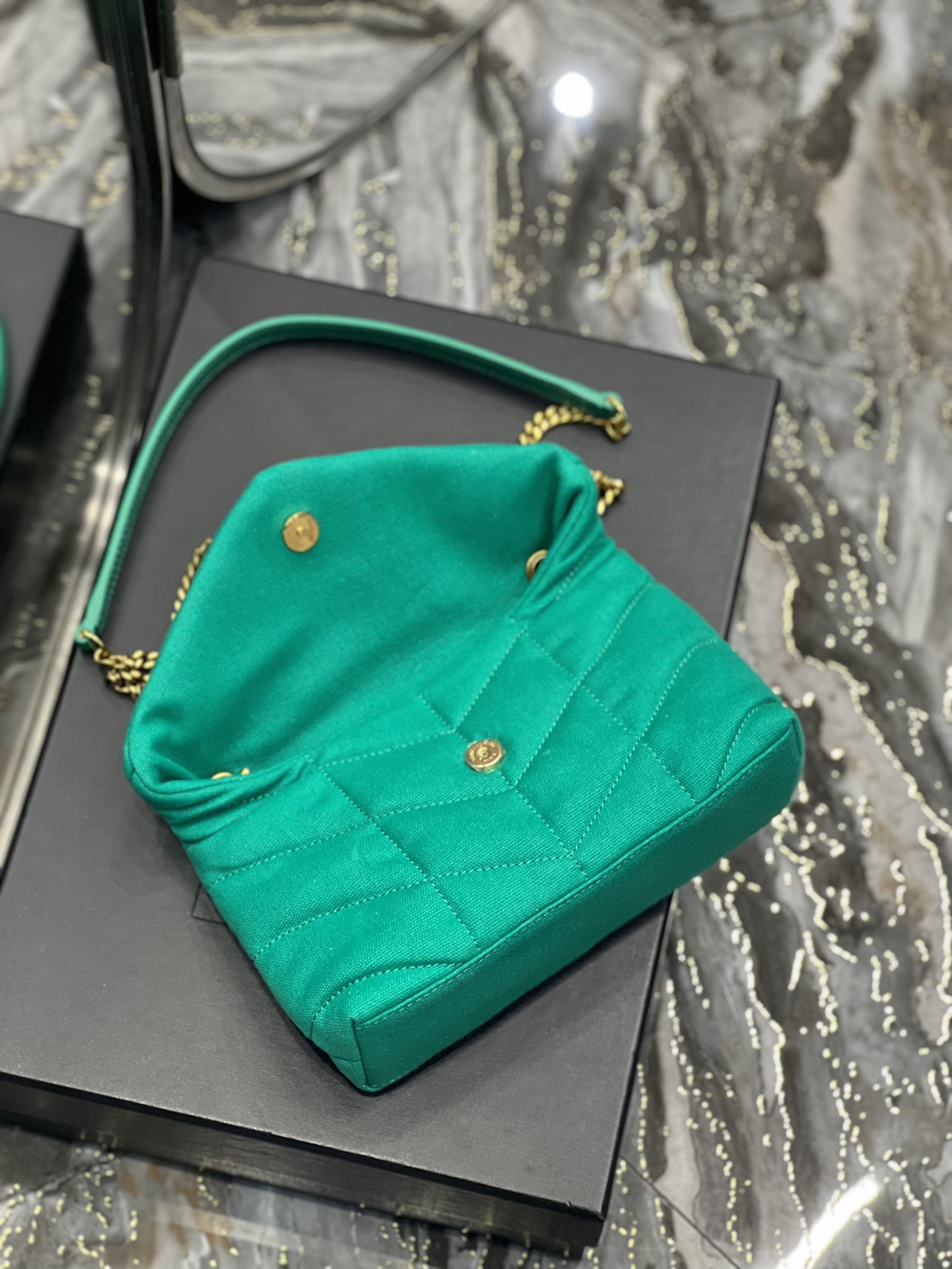 Y51 loulou puffer 620366 23cm
