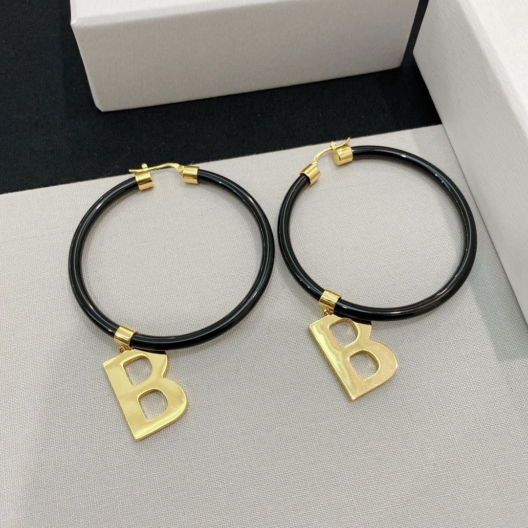 Ba1en*iaga earrings 012