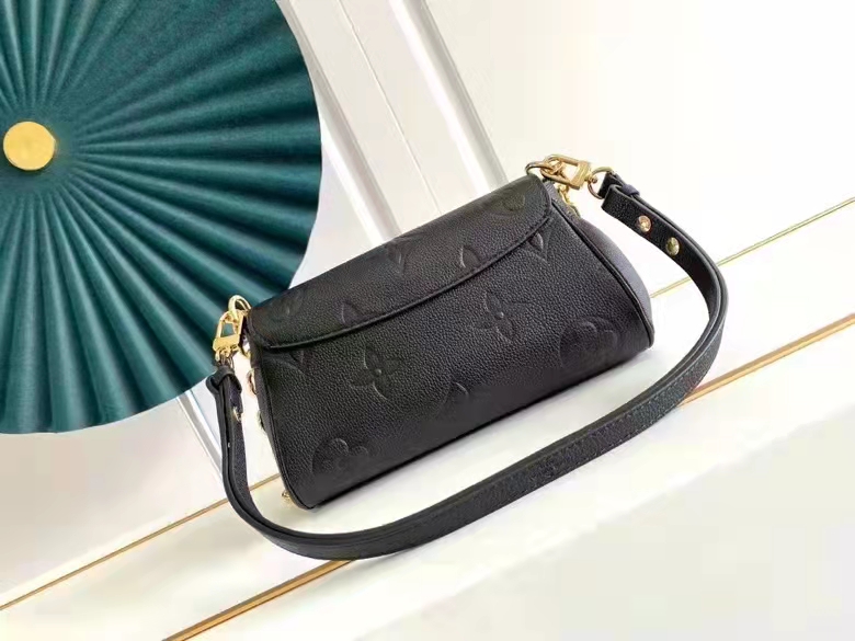 LV Favorite Monogram Empreinte M45813 20cm