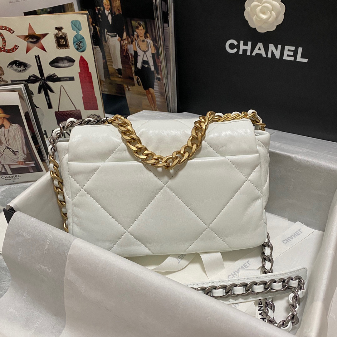 Ch**el 19 handbag calfskin in white-26×16×9cm