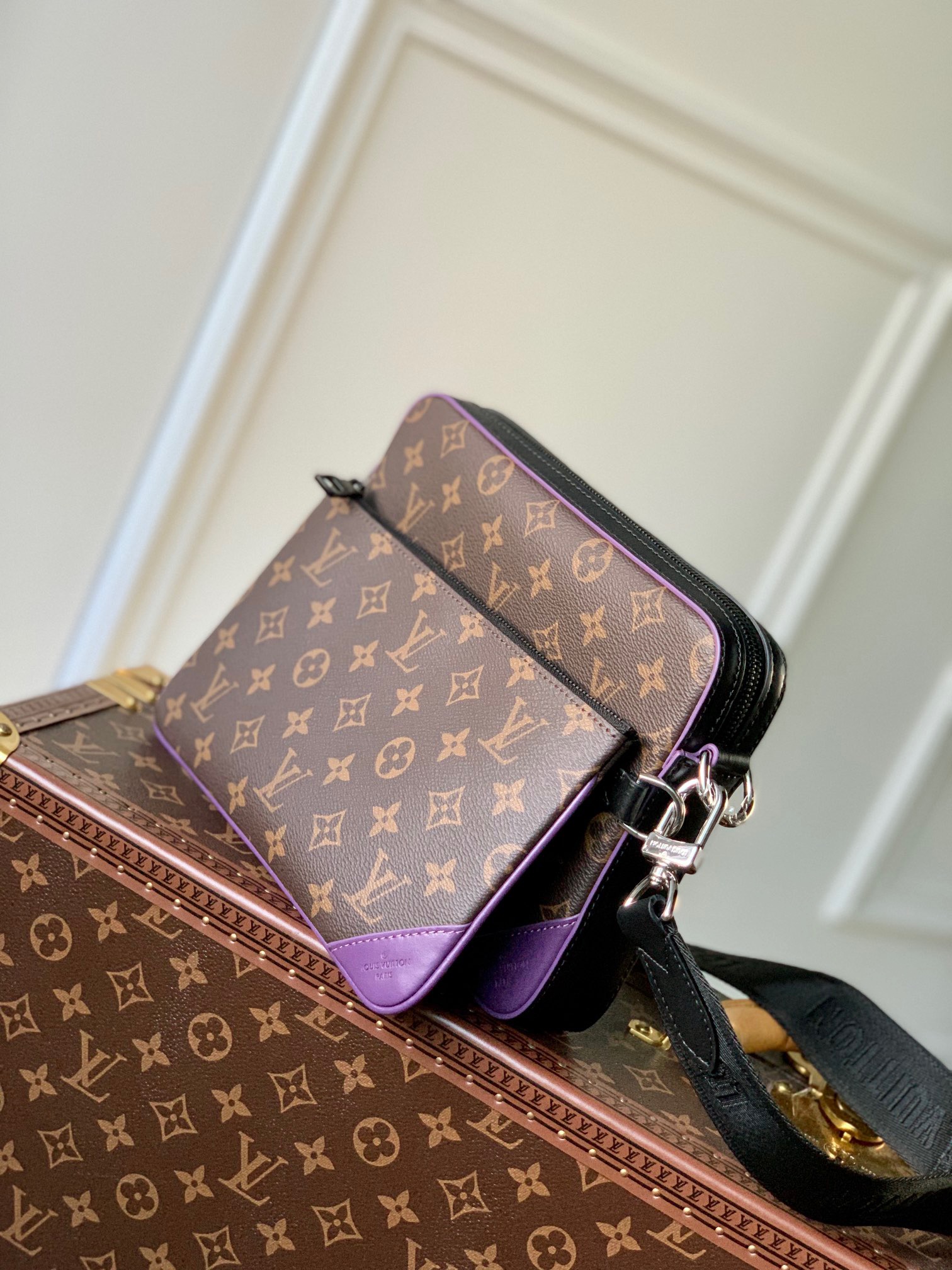 LV trio bag Material Canvas M46266