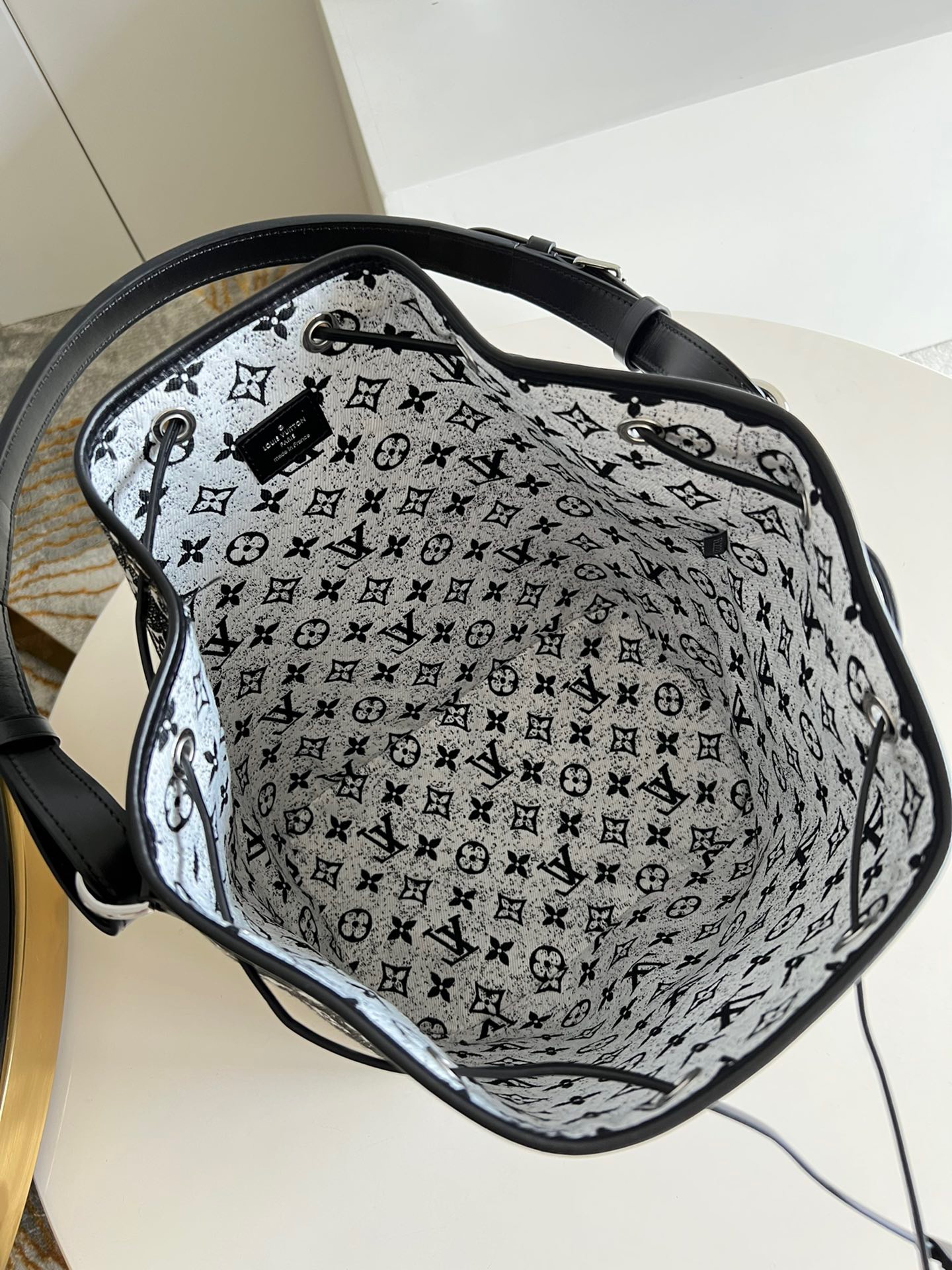 LV NÉONOÉ BB M59362 28cm