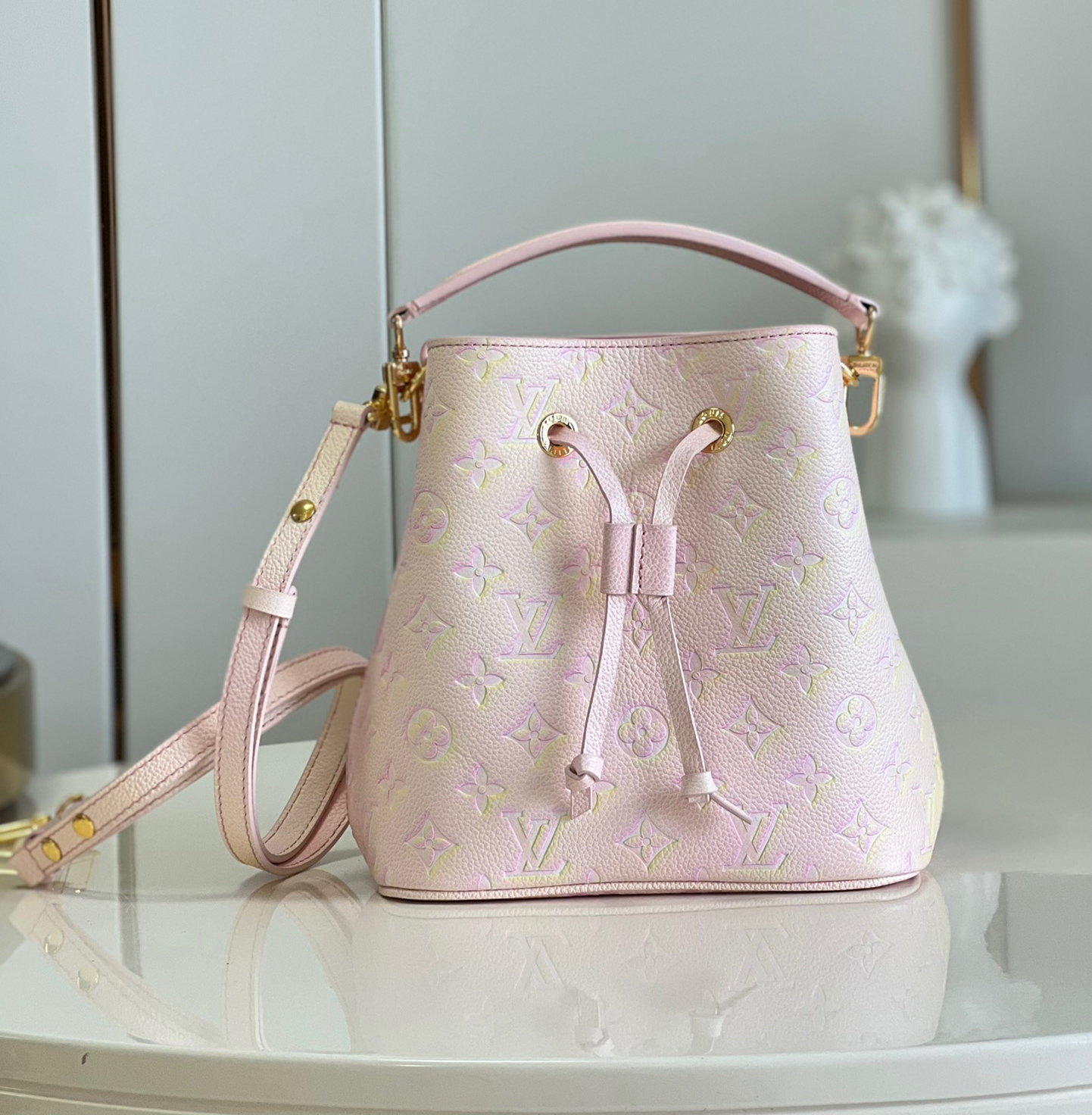 LV small NEONOE PINK M46174 20cm