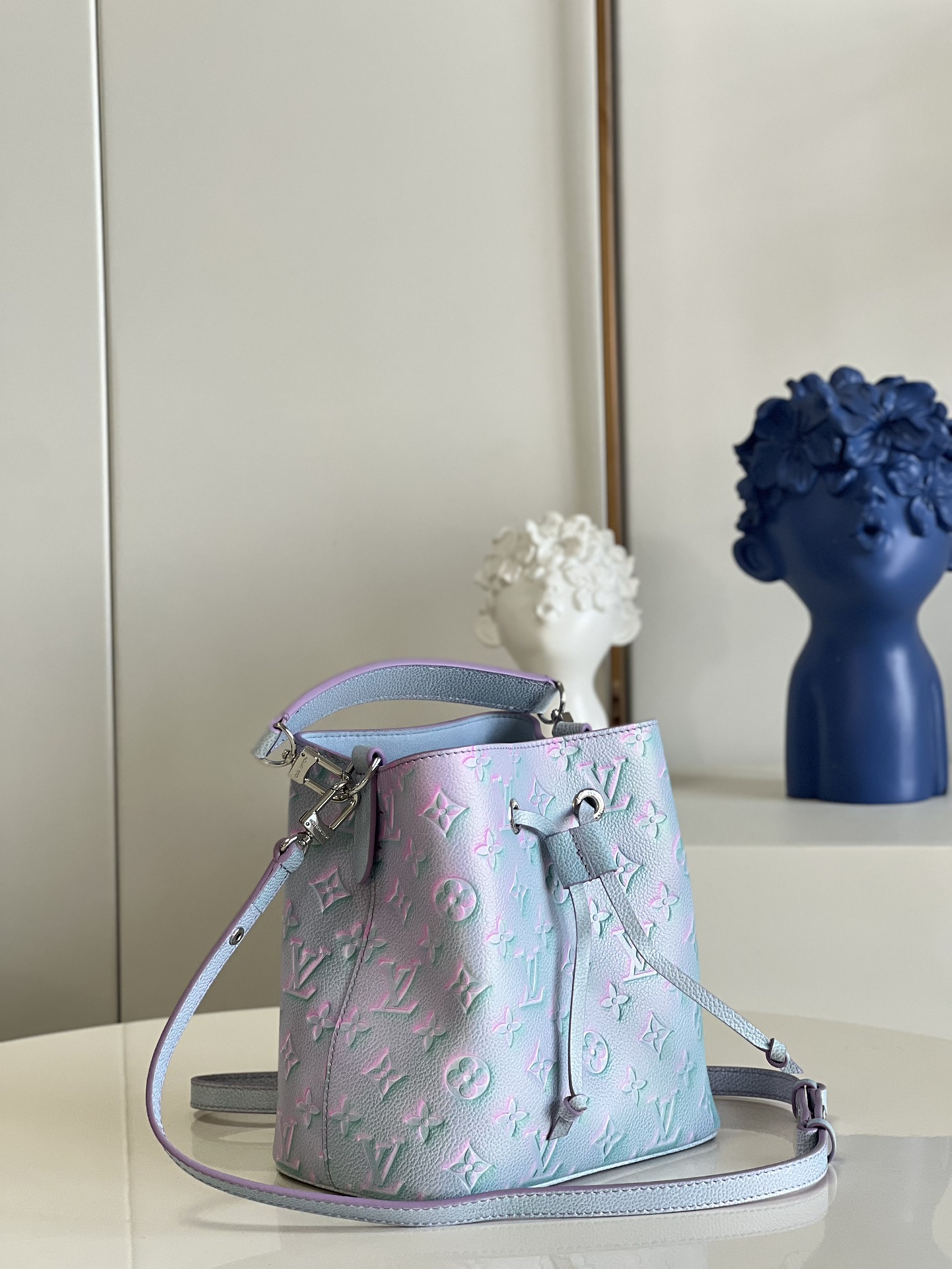 LV small NEONOE PURPLE M46173 20cm