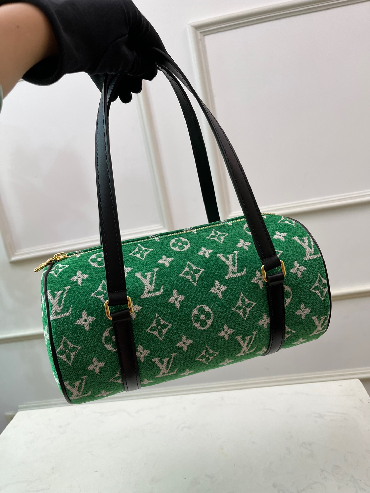 LV shoulder bag M46206 31cm