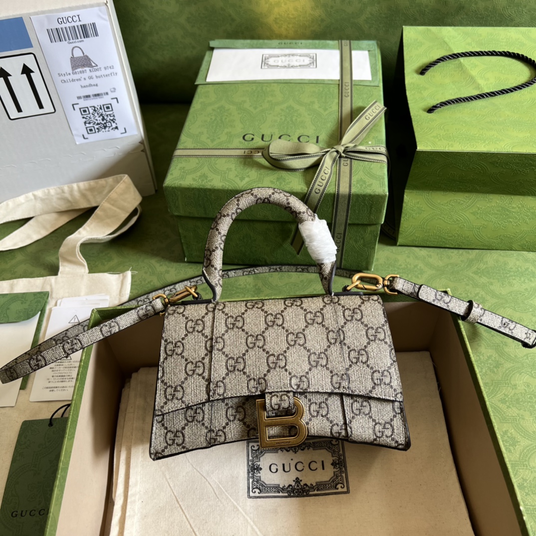 Gvc*1 x ba1en*iaga hourglass bag 681695 19cm